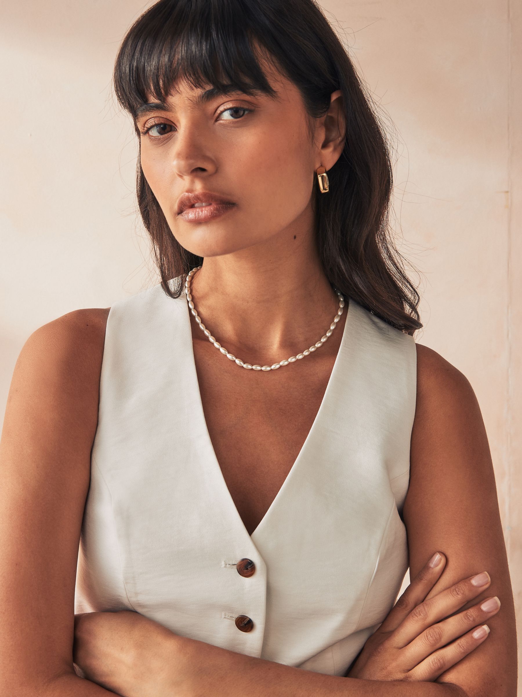 White Pearl Effect Short Necklace