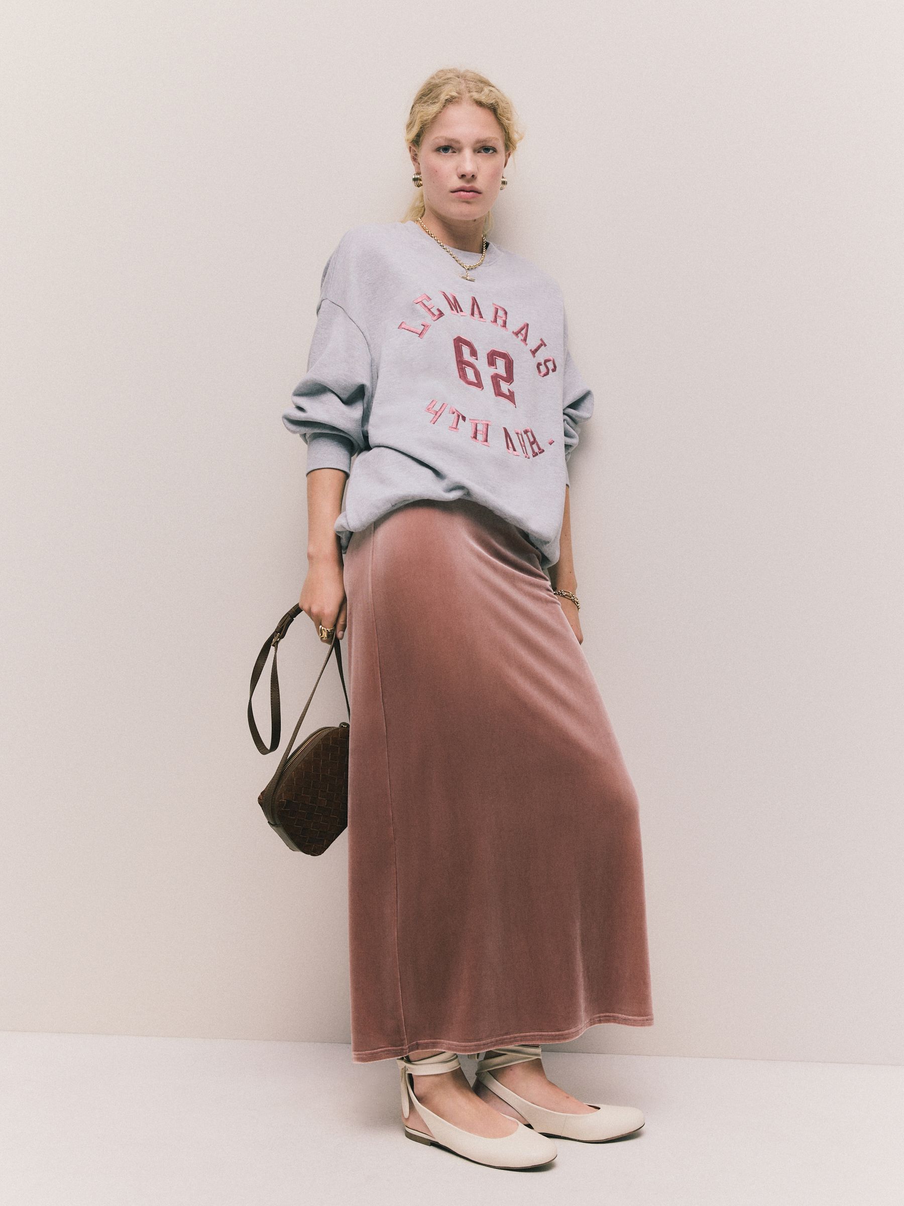 Grey Graphic Satin Applique 'Le Marais' City Longsleeve Crewneck Sweatshirt