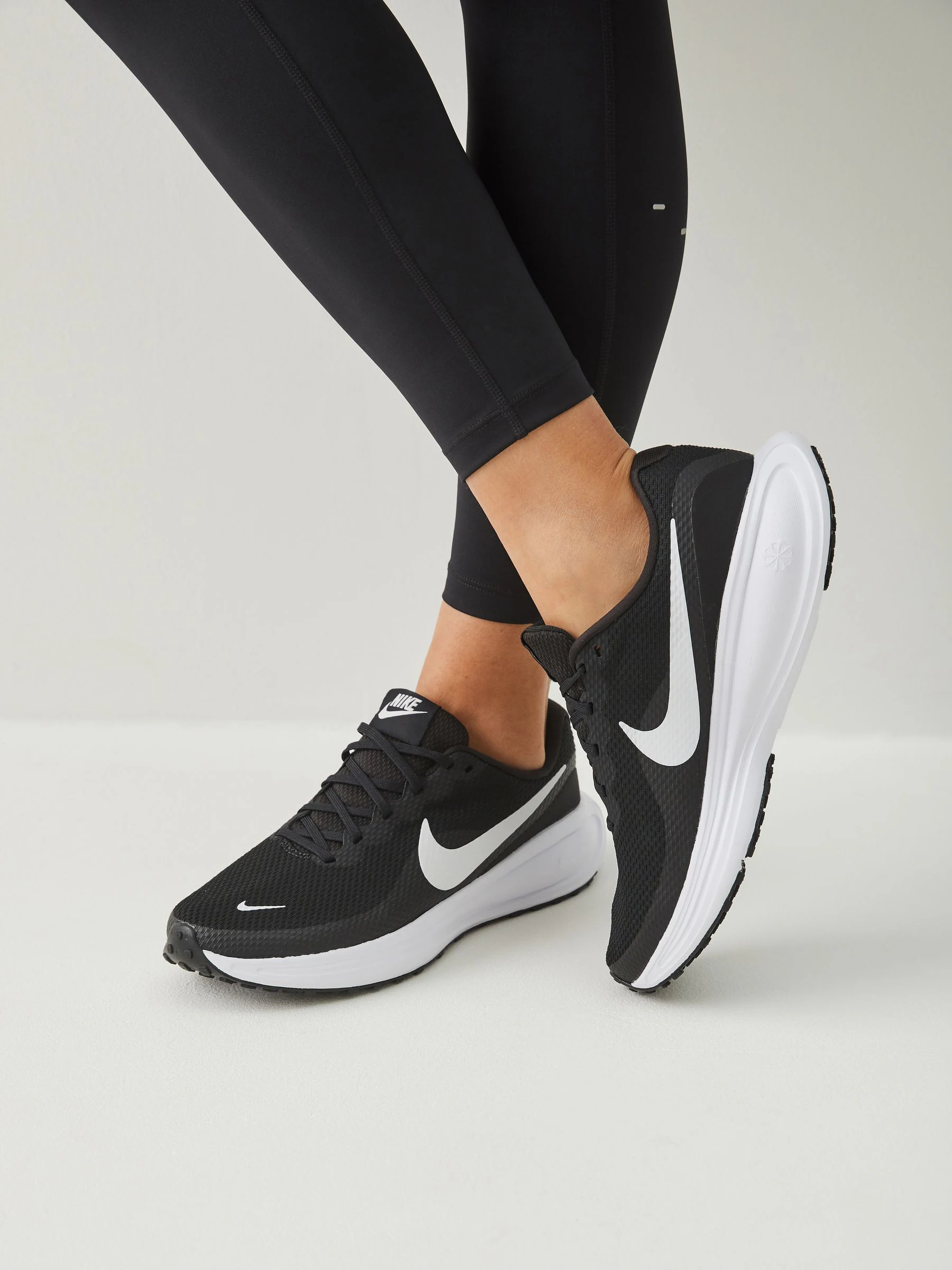 Nike Black/White Revolution 8 Road Running Trainers