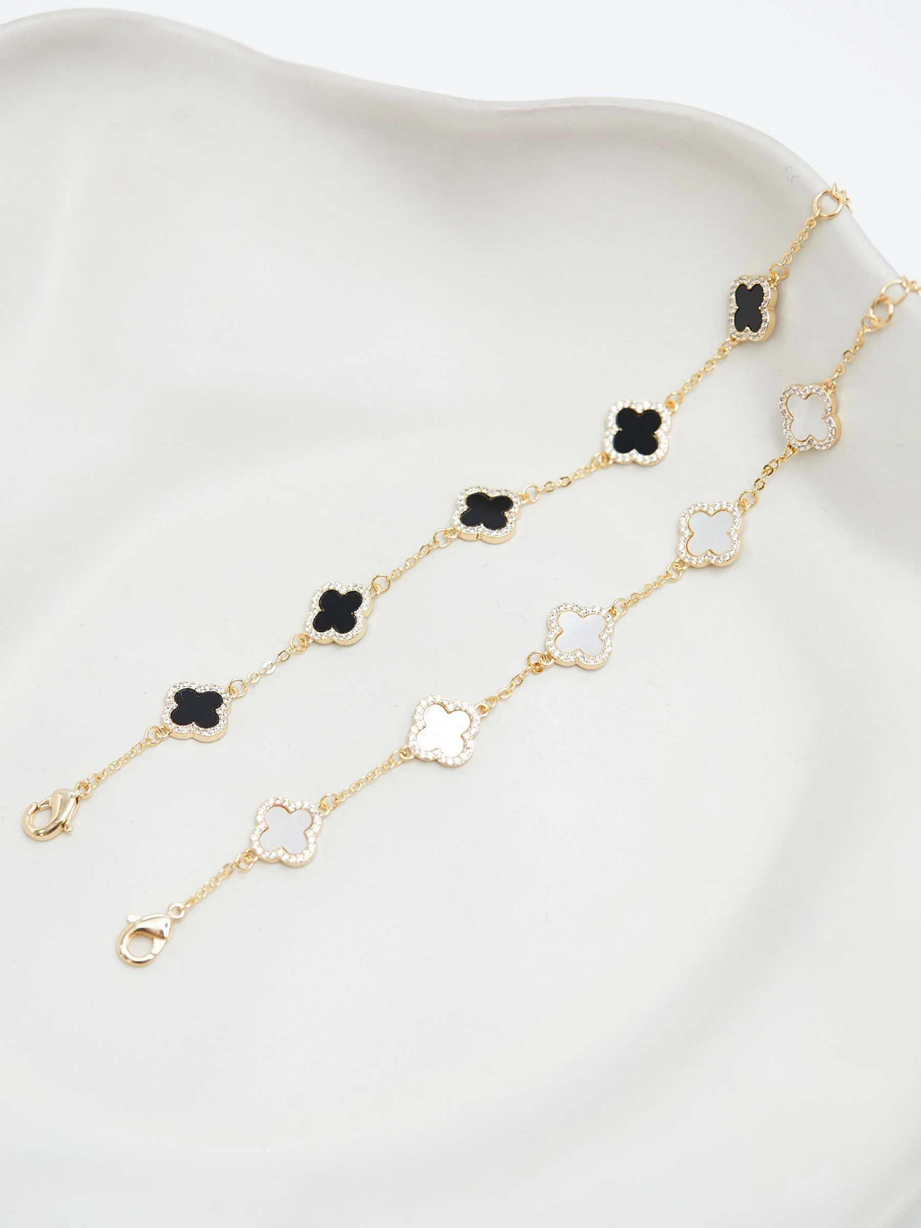 Jon Richard Gold Tone Jet Enamel Clover Bracelet