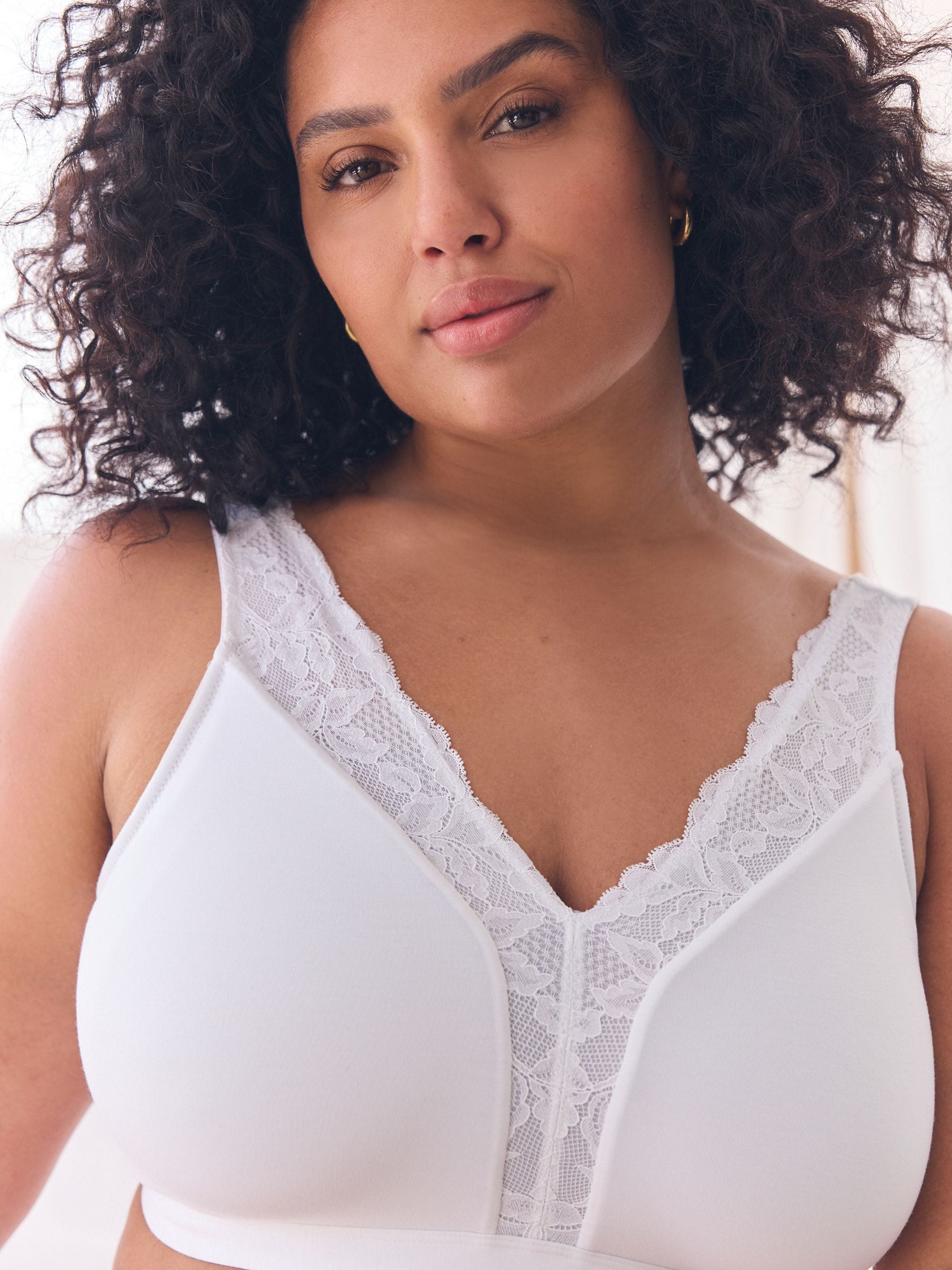 White B-H Total Support Ultimate Comfort Supersoft Non Pad Non Wire Bra