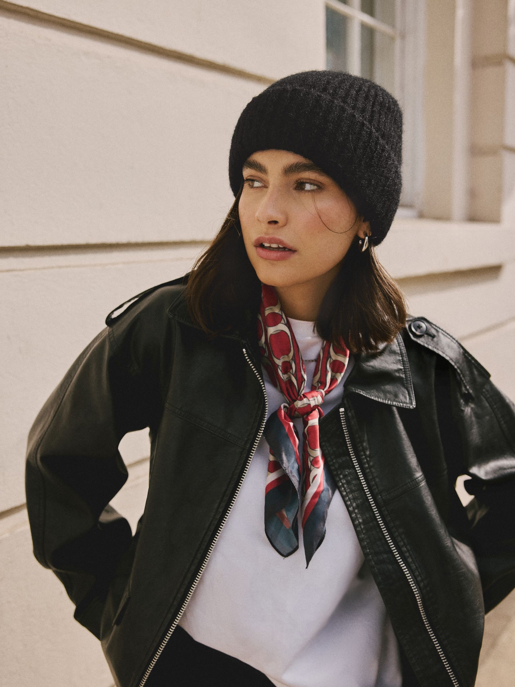 Black Ribbed Beanie Containing Wool Hat