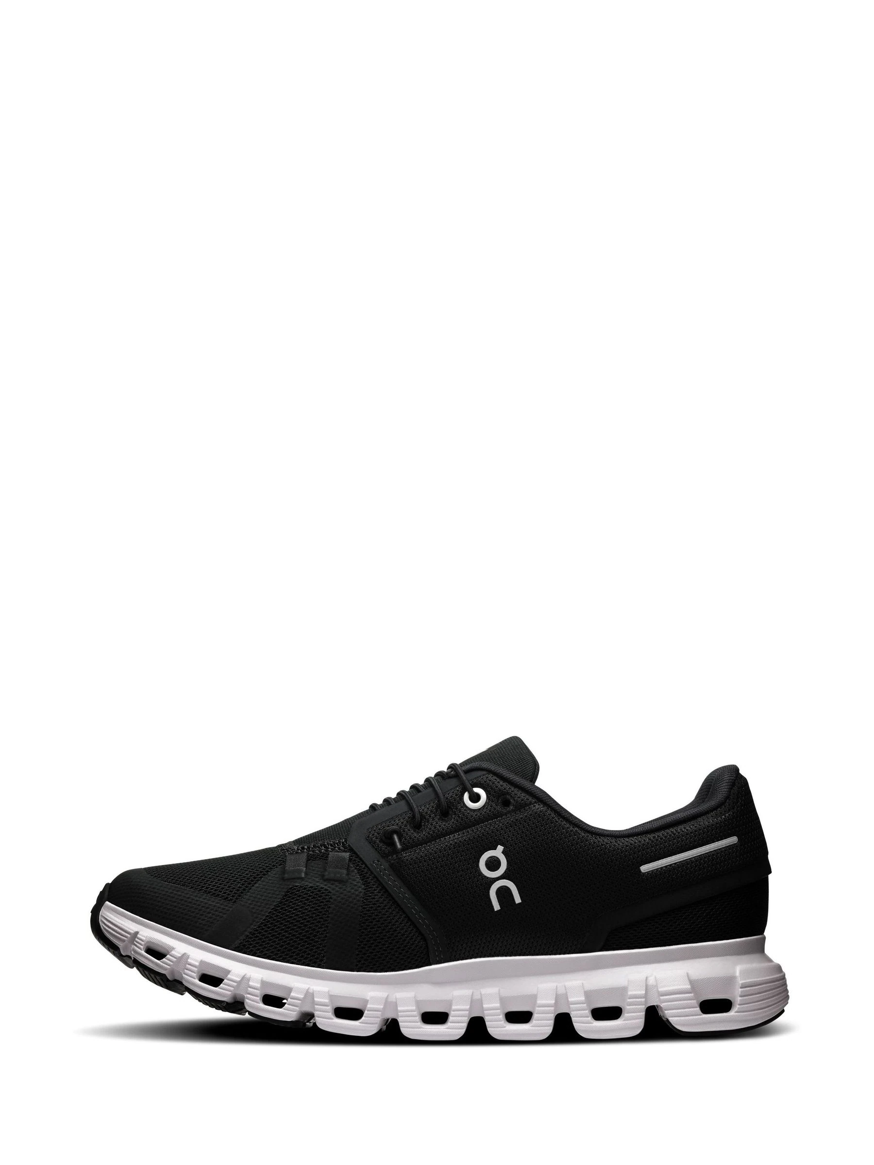 On Black/White Cloud 6 Lifestyle Trainers