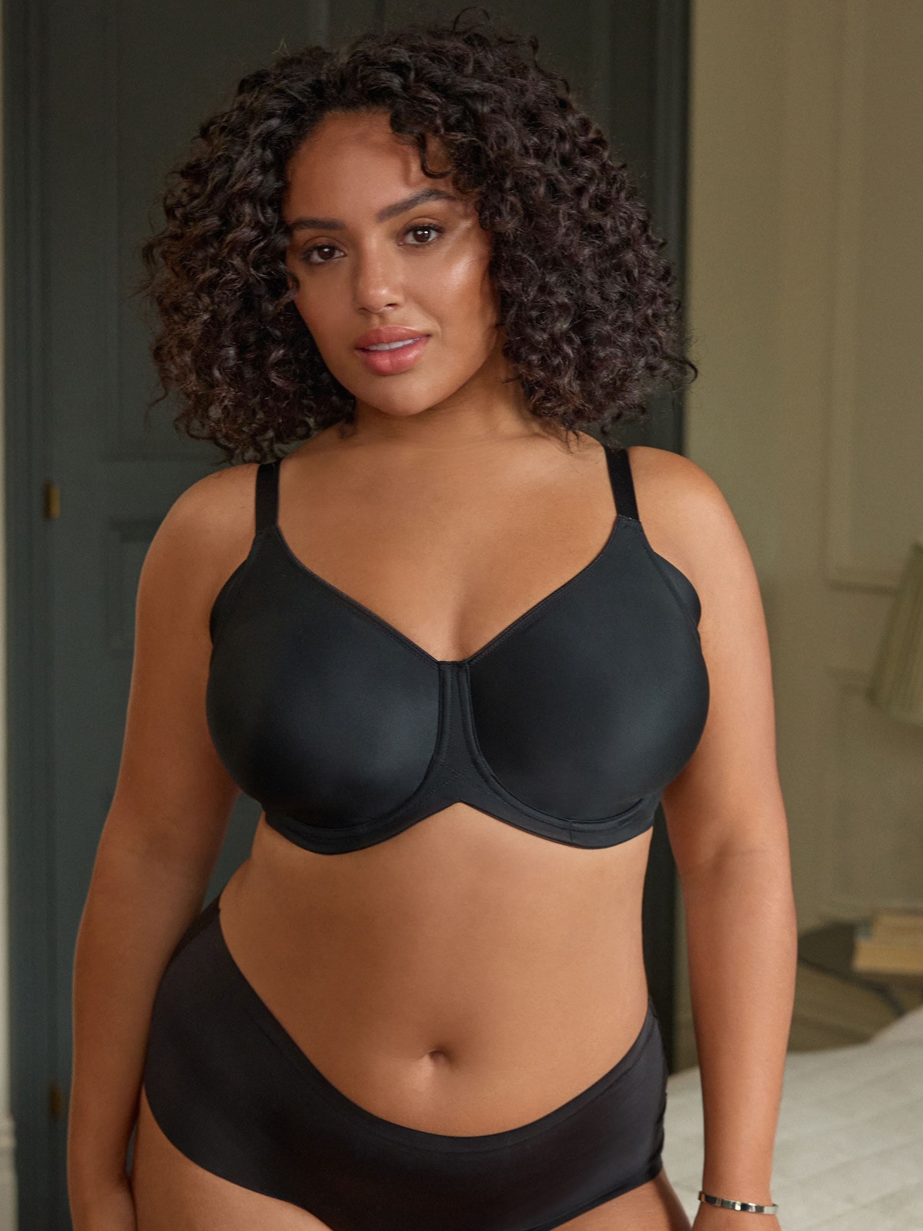 Black/White F-K Cup Under Arm Smoothing Non Pad Wired Minimising Ultimate Comfort Bras 2 Pack