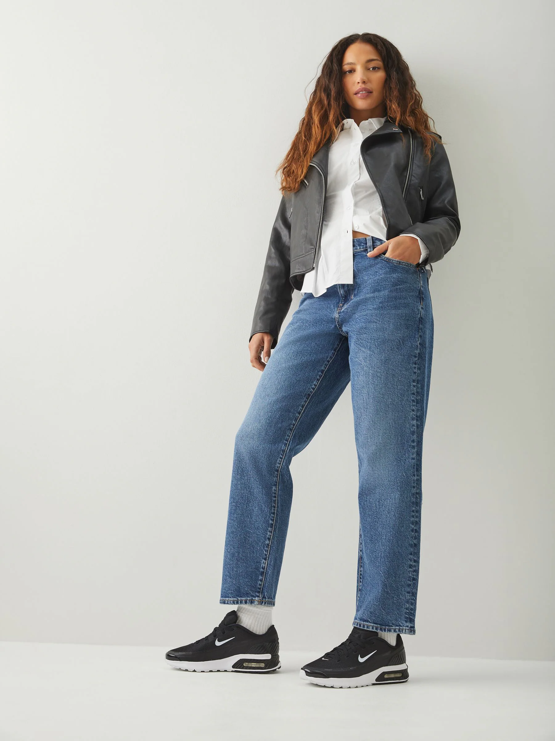 Nike Black Air Max Bia Trainers