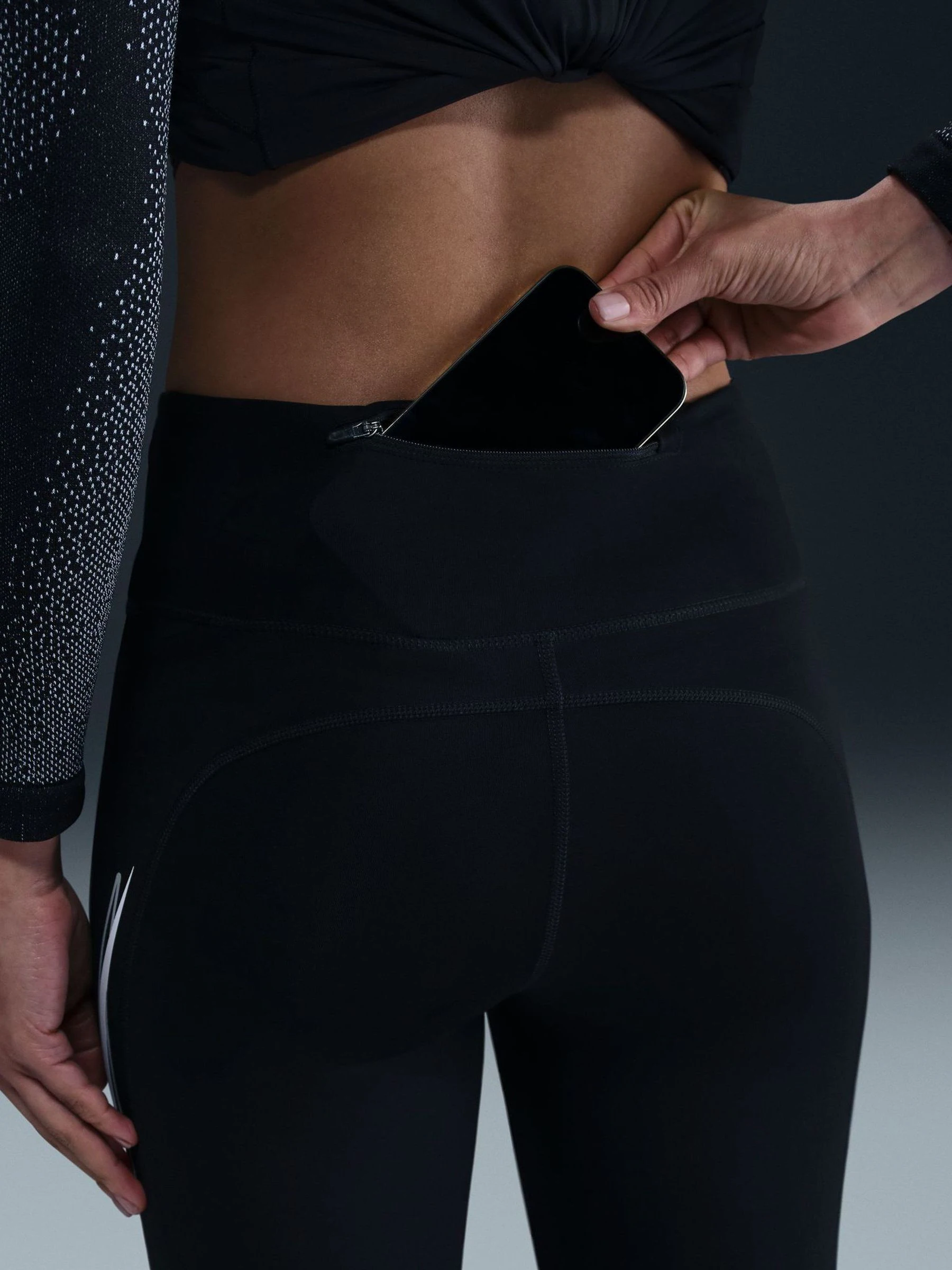 Nike Black Fast Mid-Rise 7/8 Leggings