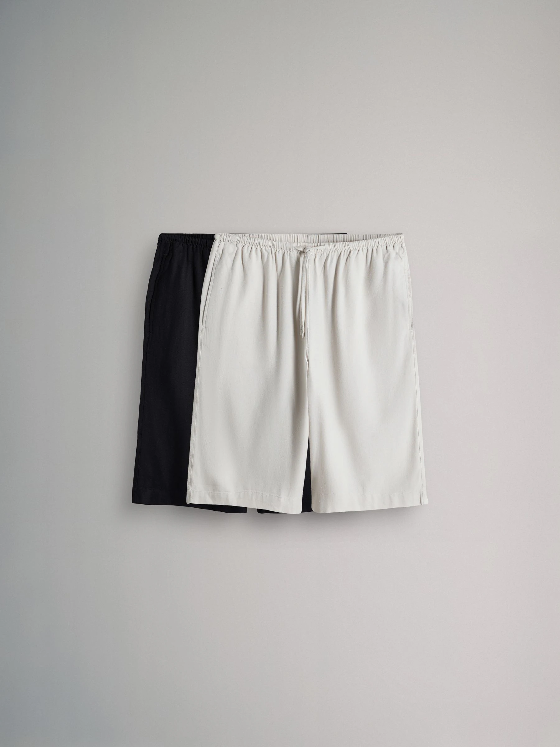 The Set 2 Pack Knee Length Shorts With Linen Black/Neutral