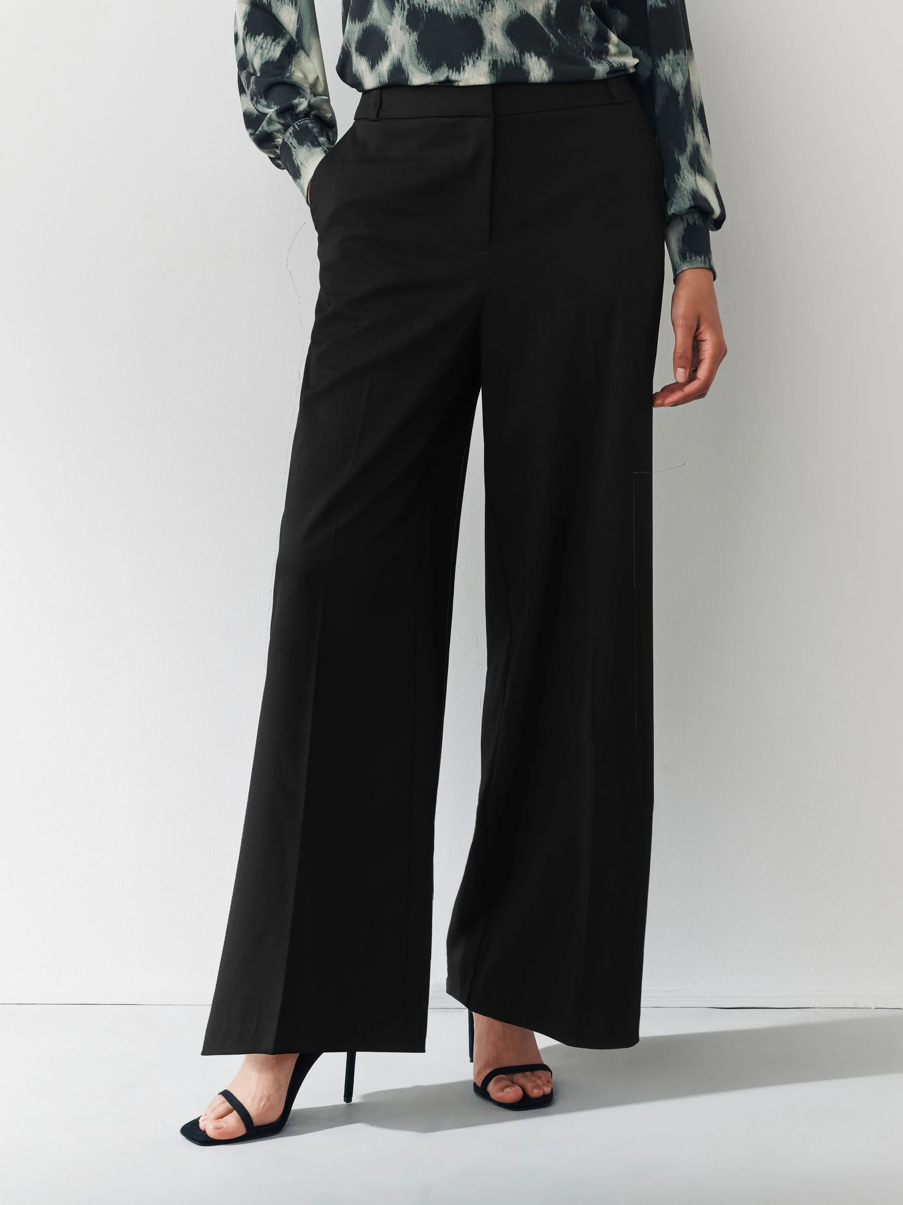 Black Wide Leg Tailored Trousers