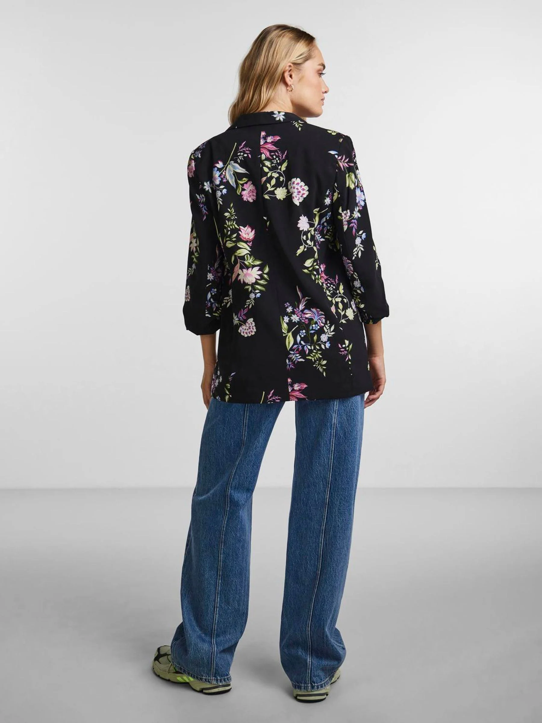 PIECES Black Floral Ruched Sleeve Blazer