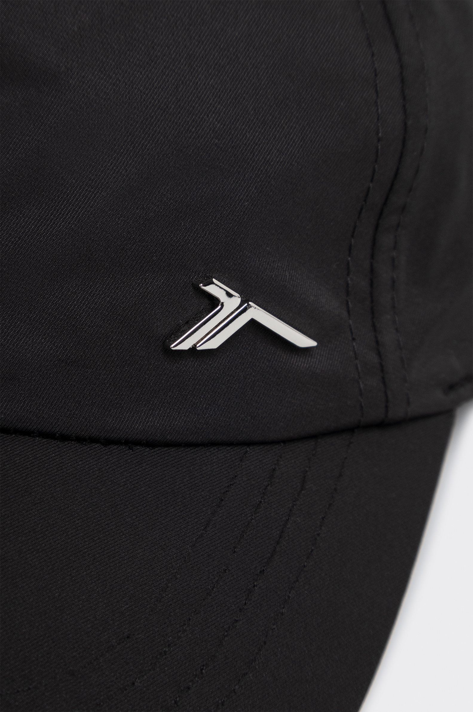 Gorra Essentials Tenth Metal Logo