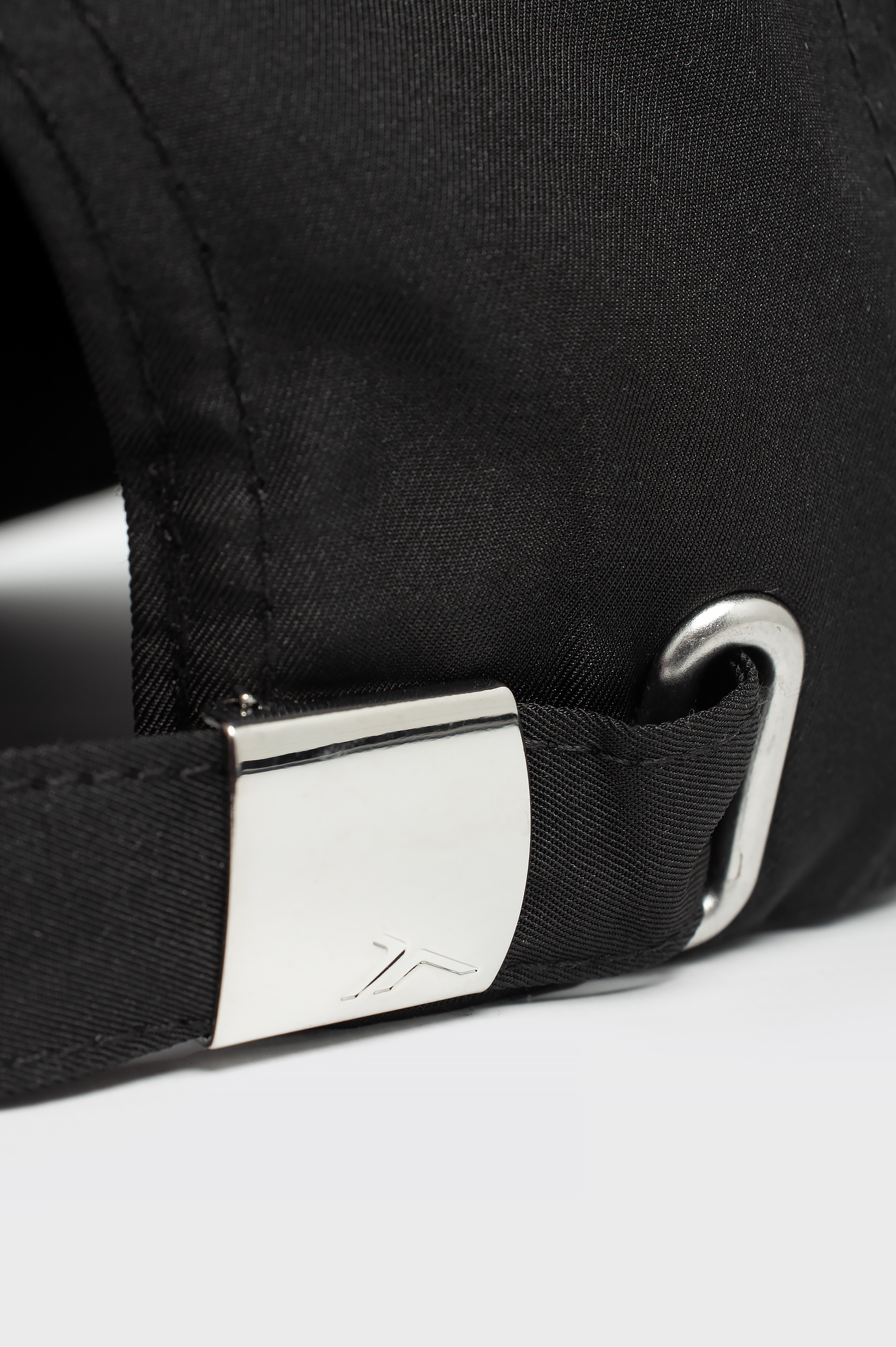 Gorra Essentials Tenth Logo Metal