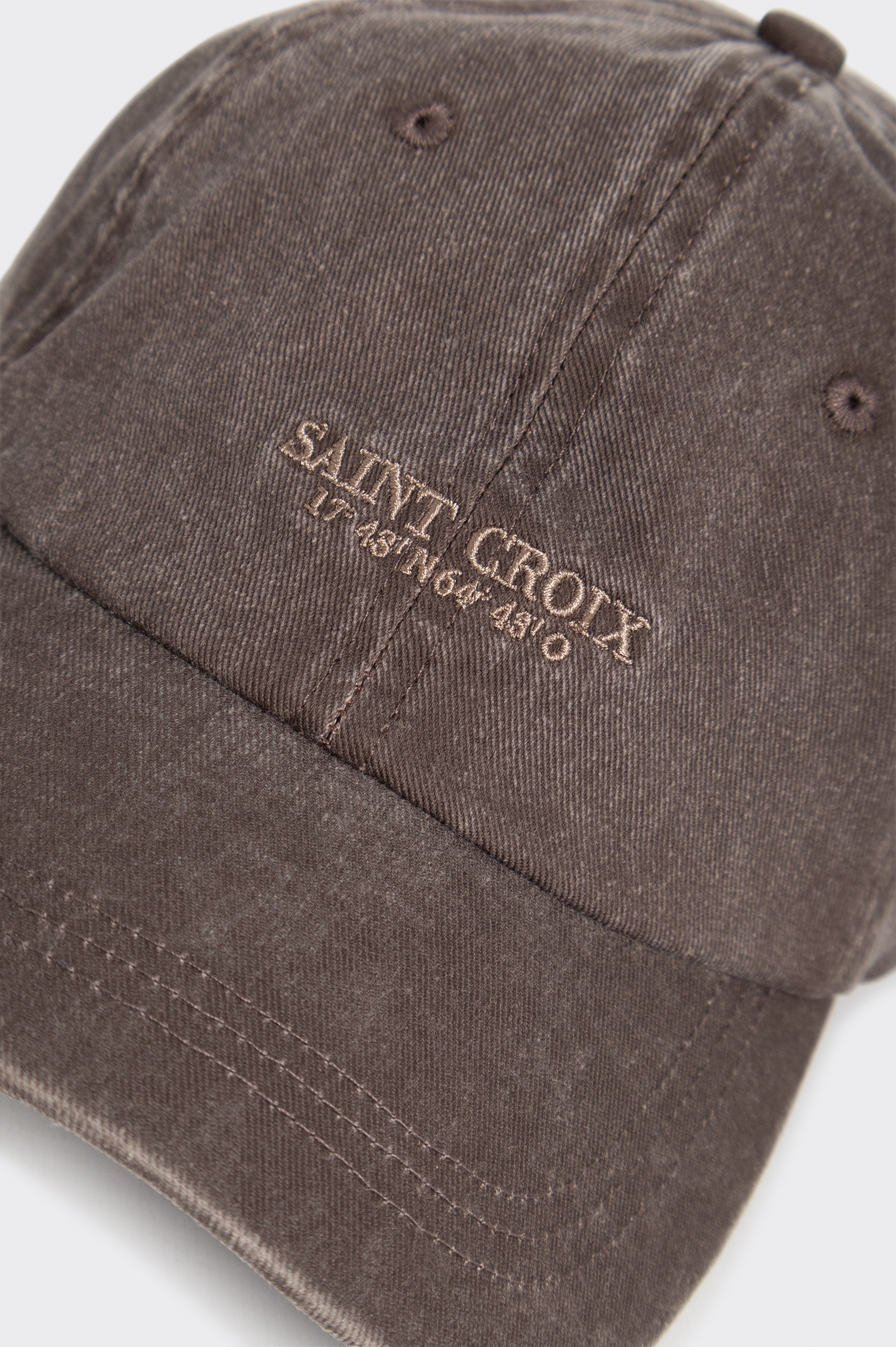 Gorra Essentials Tenth Embroidery