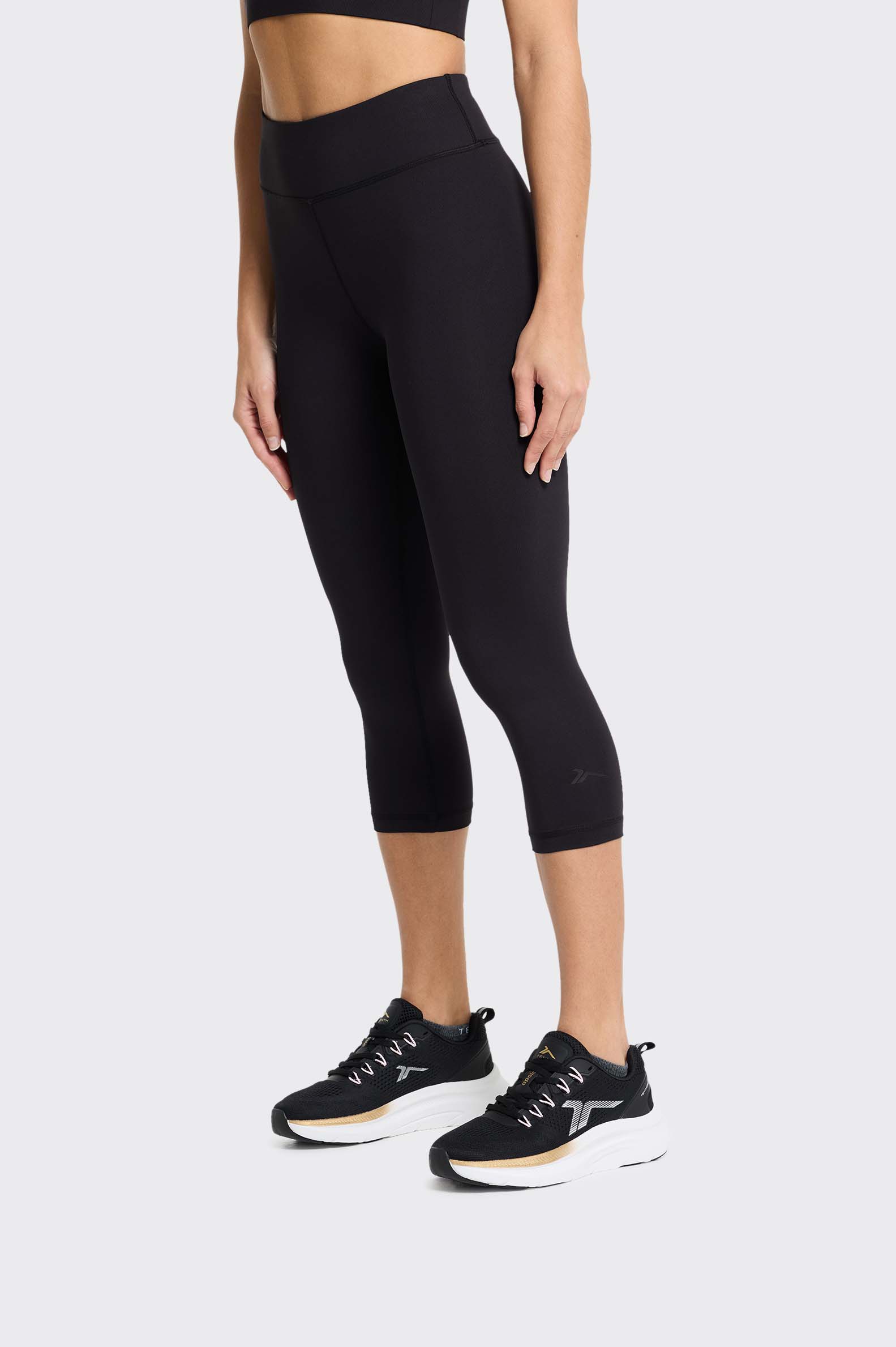 Malla Essentials Tenth Capri Push Up Mujer