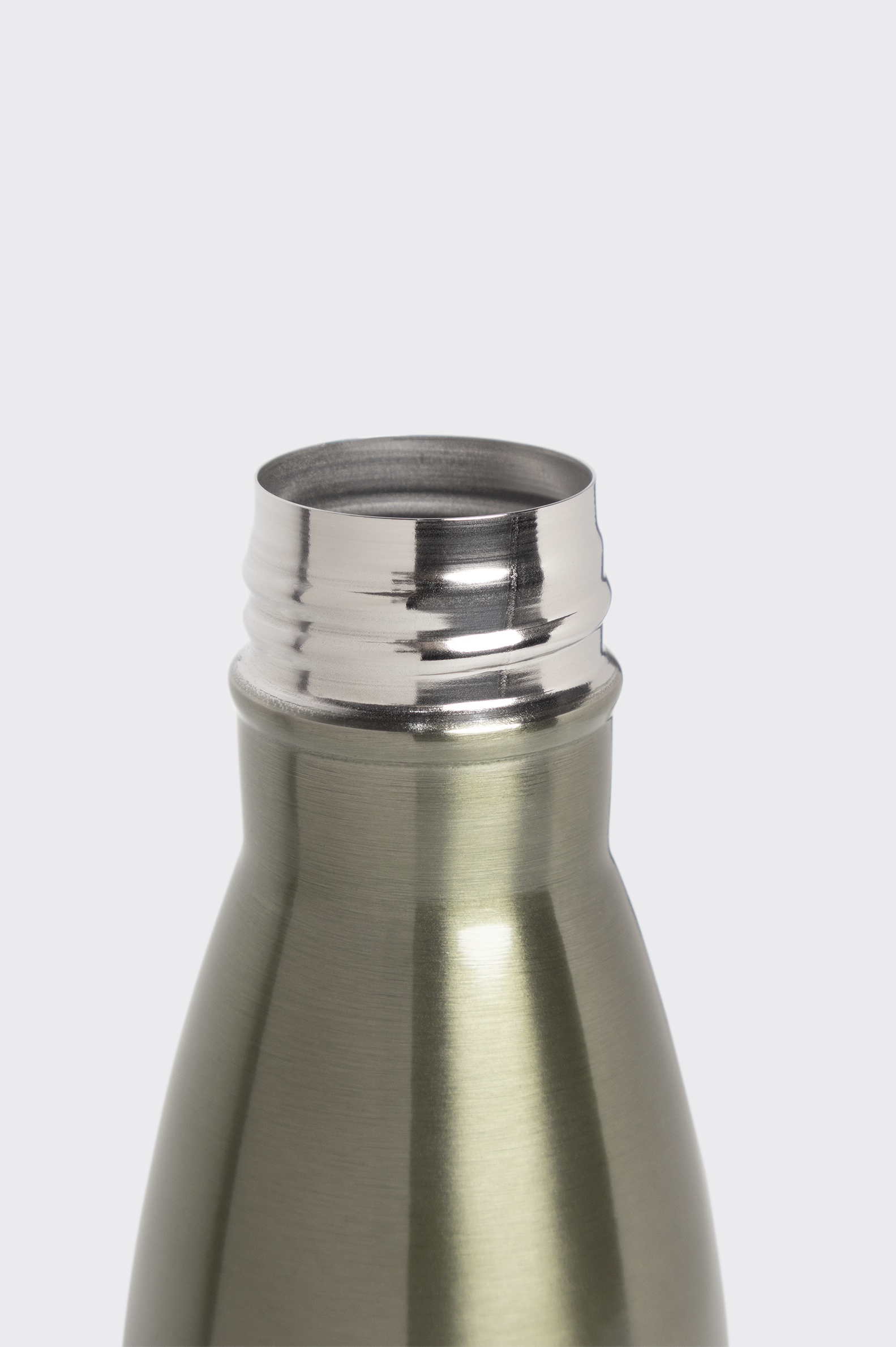 Botella Tenth Metal Capacidad 750 Ml