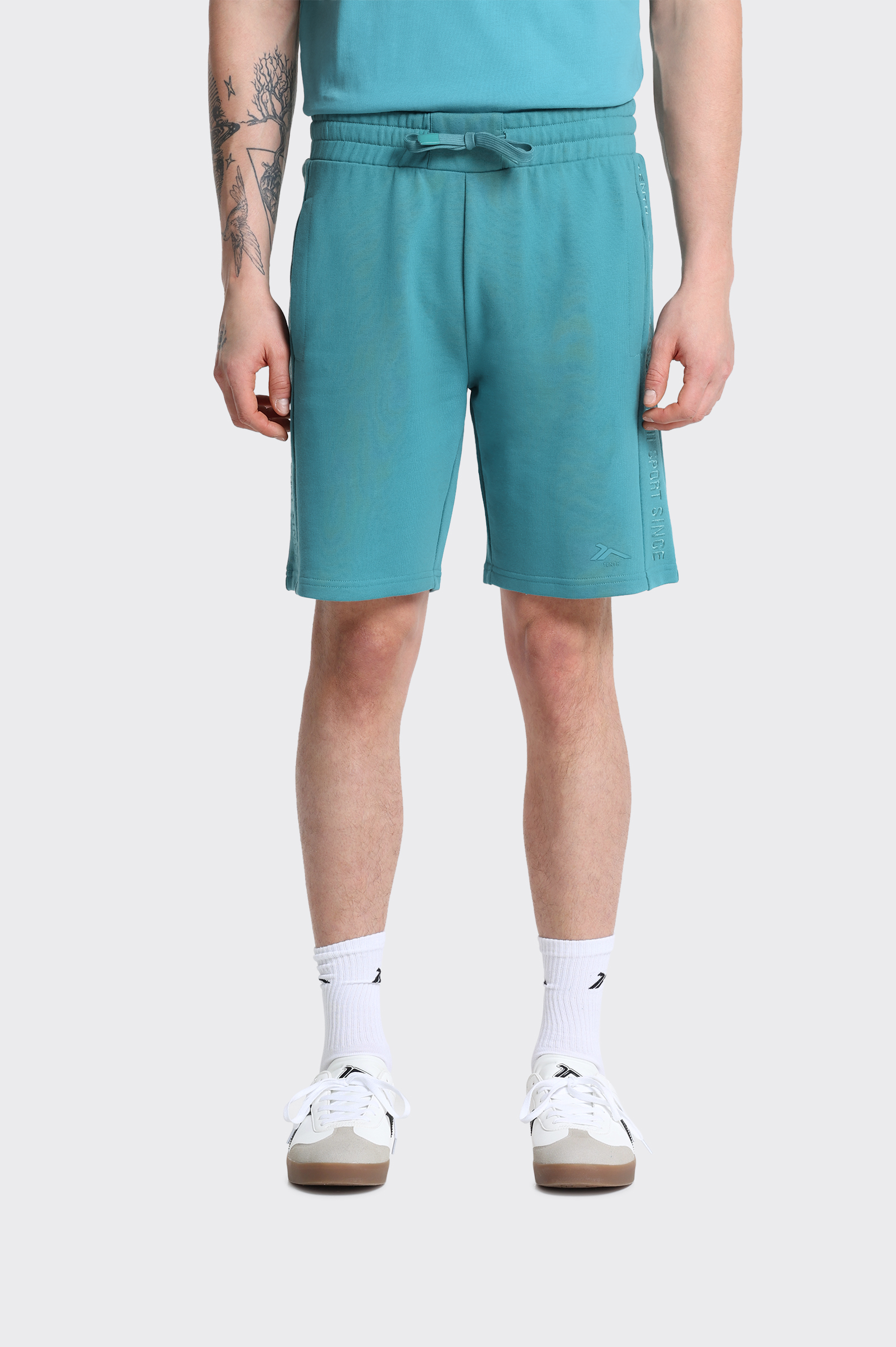 Bermuda Exclusives Tenth Bordado Lateral Hombre