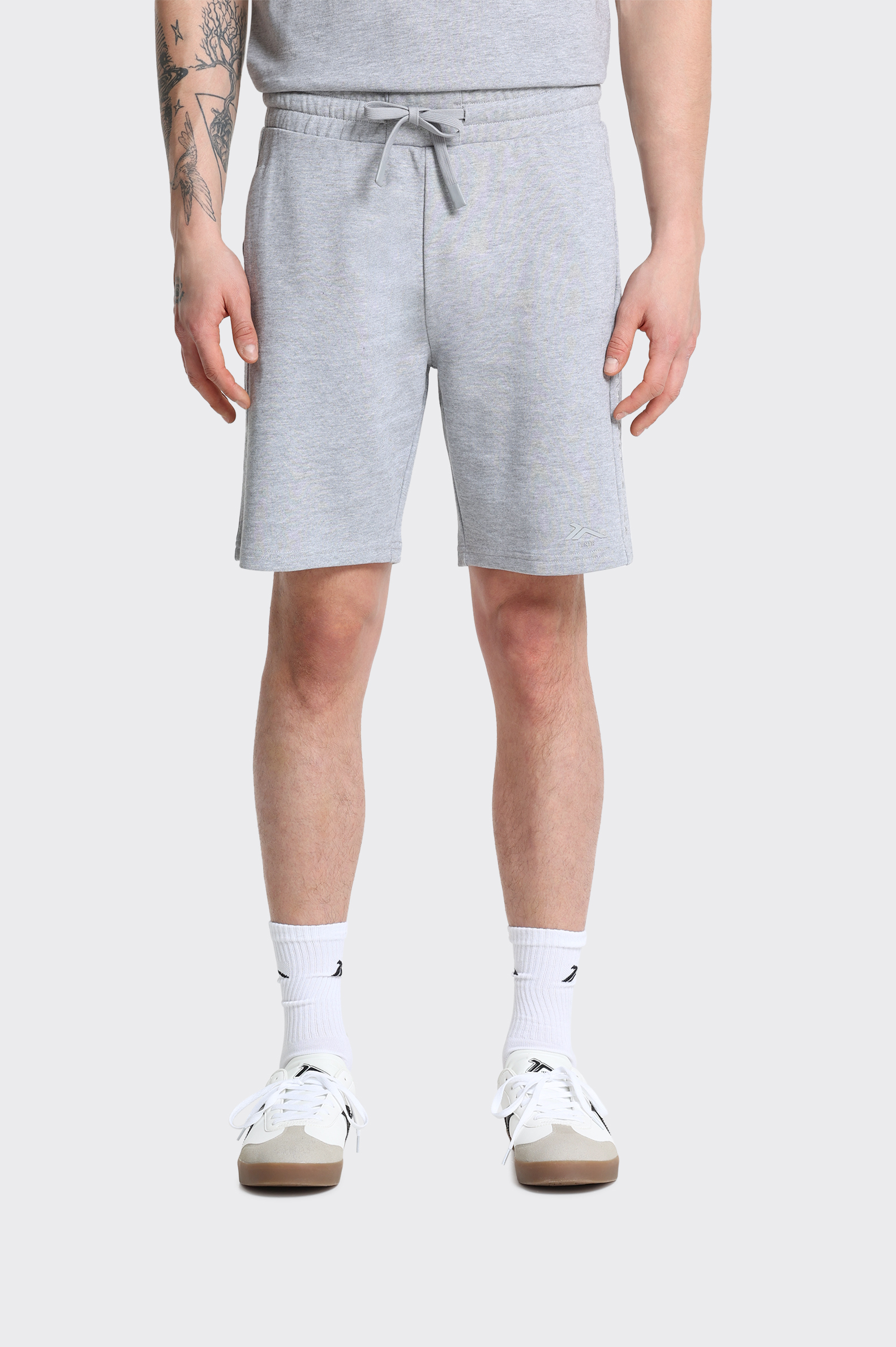 Bermuda Exclusives Tenth Bordado Lateral Hombre