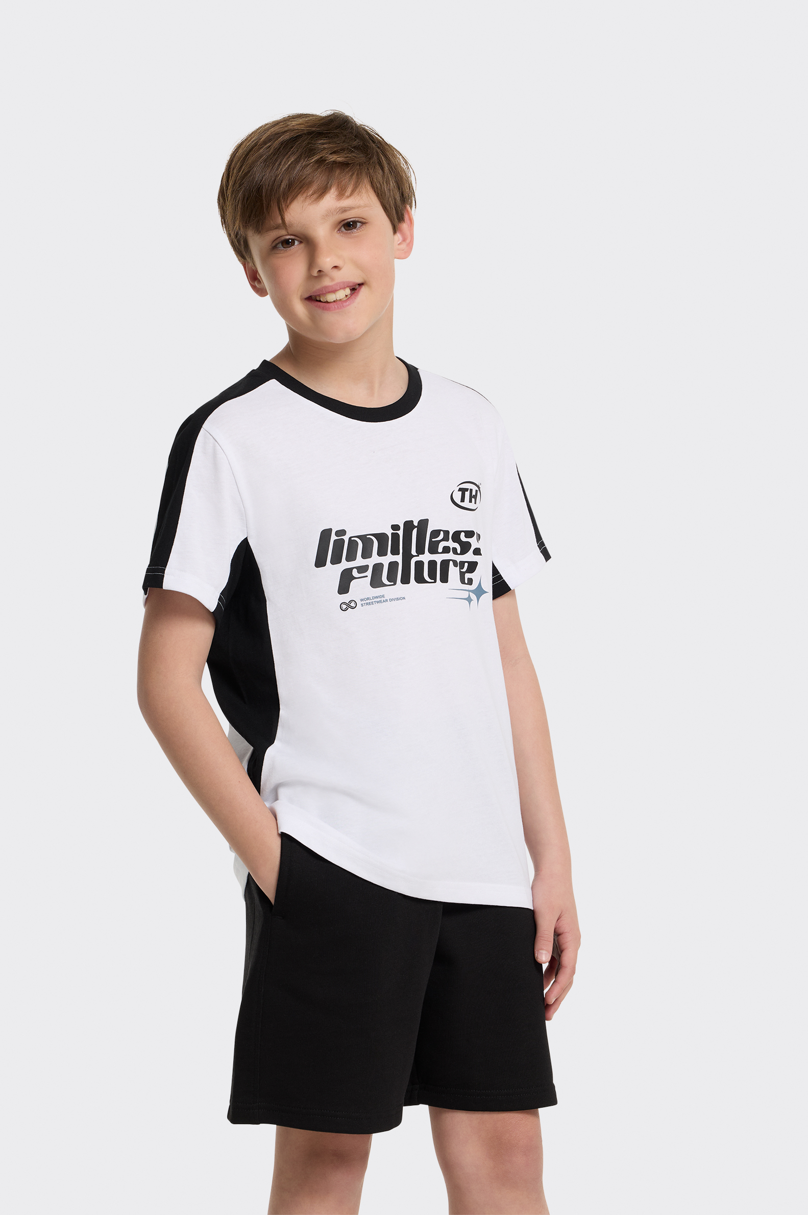 Camiseta Exclusives Tenth Cortes Essentials Niño