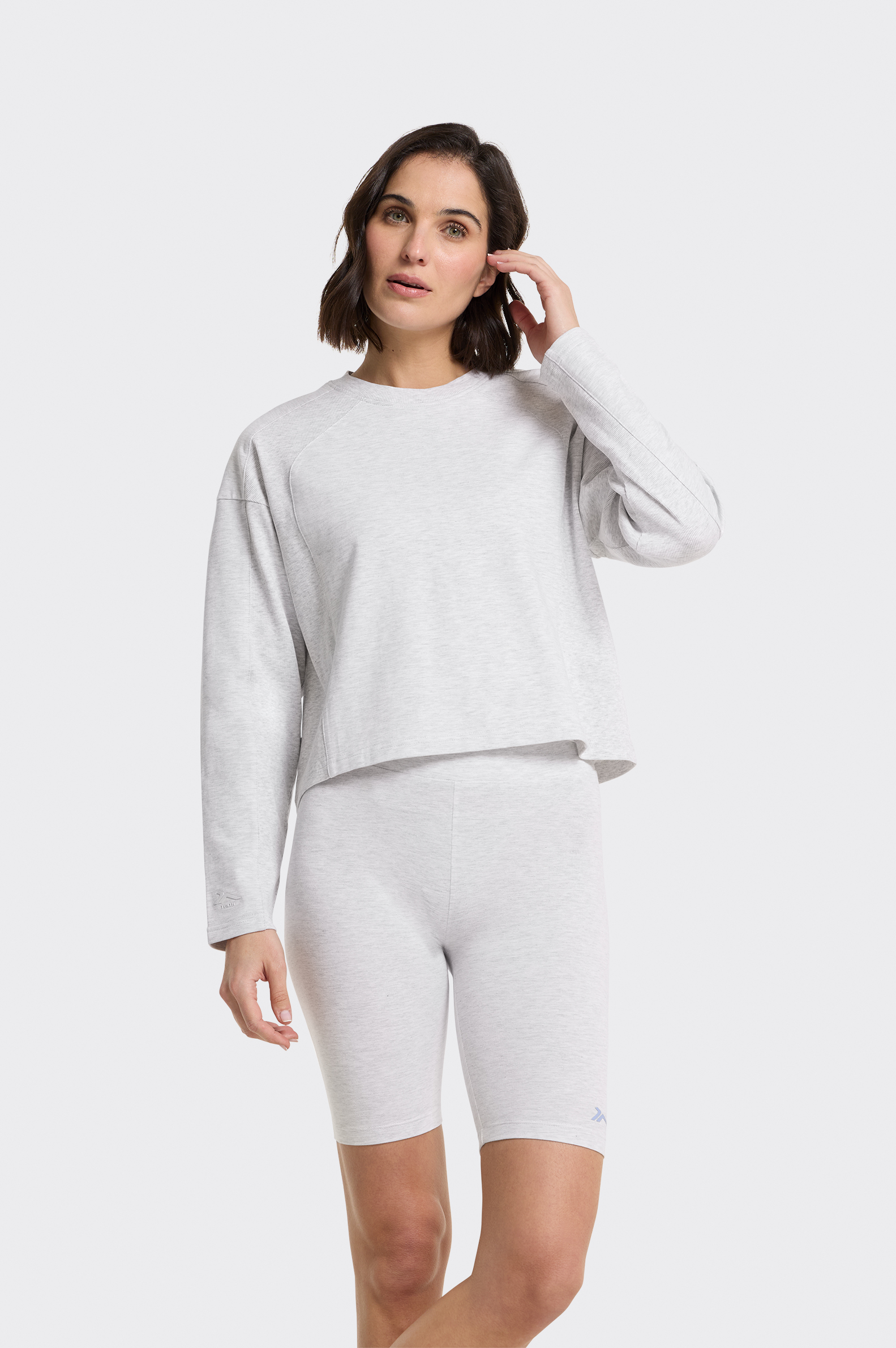 Sudadera Essentials Tenth Cropped Mujer