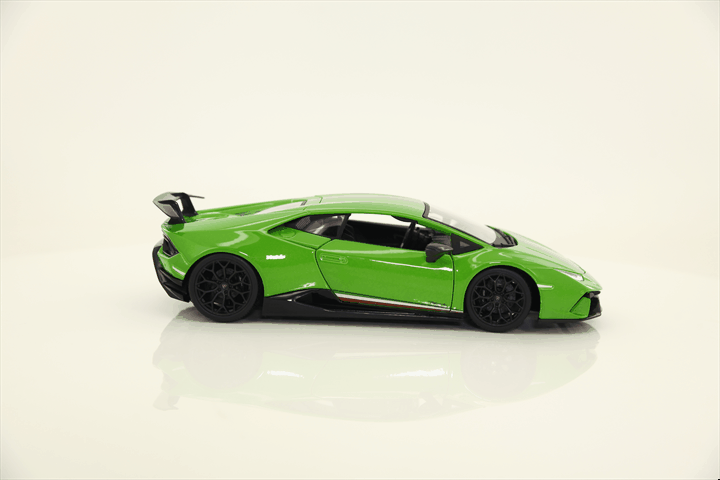 Lamborghini Huracán Performante Green – 1:18 Diecast Model