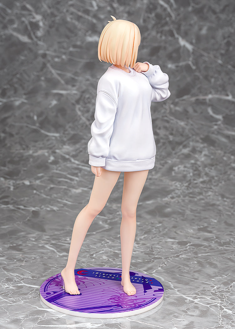 Lyoris Recoil - Chisato Nishikigi: Oversized Sweatshirt Ver. 1/7 Scale Figure