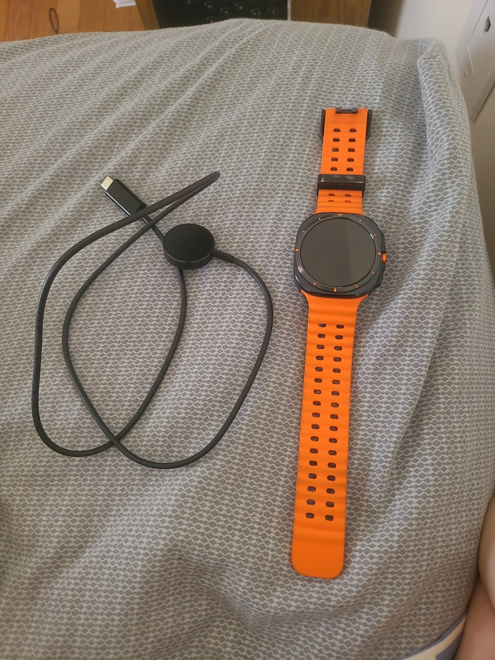 Samsung galaxy watch ultra 47mm sm-I705u smartwatch LTE - cellular unlocked