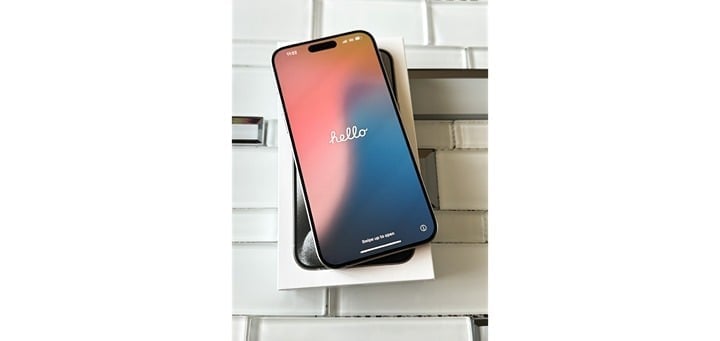 Apple iPhone 15 Pro Max 256GB White Titanium T-Mobile 6V23