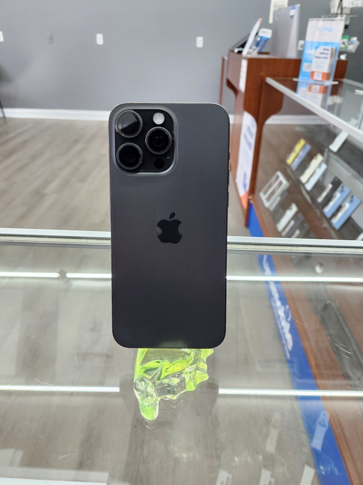 iPhone 15 Pro Max 256GB Black Titanium Unlocked Includes: Case+Protector+Charger 7B88