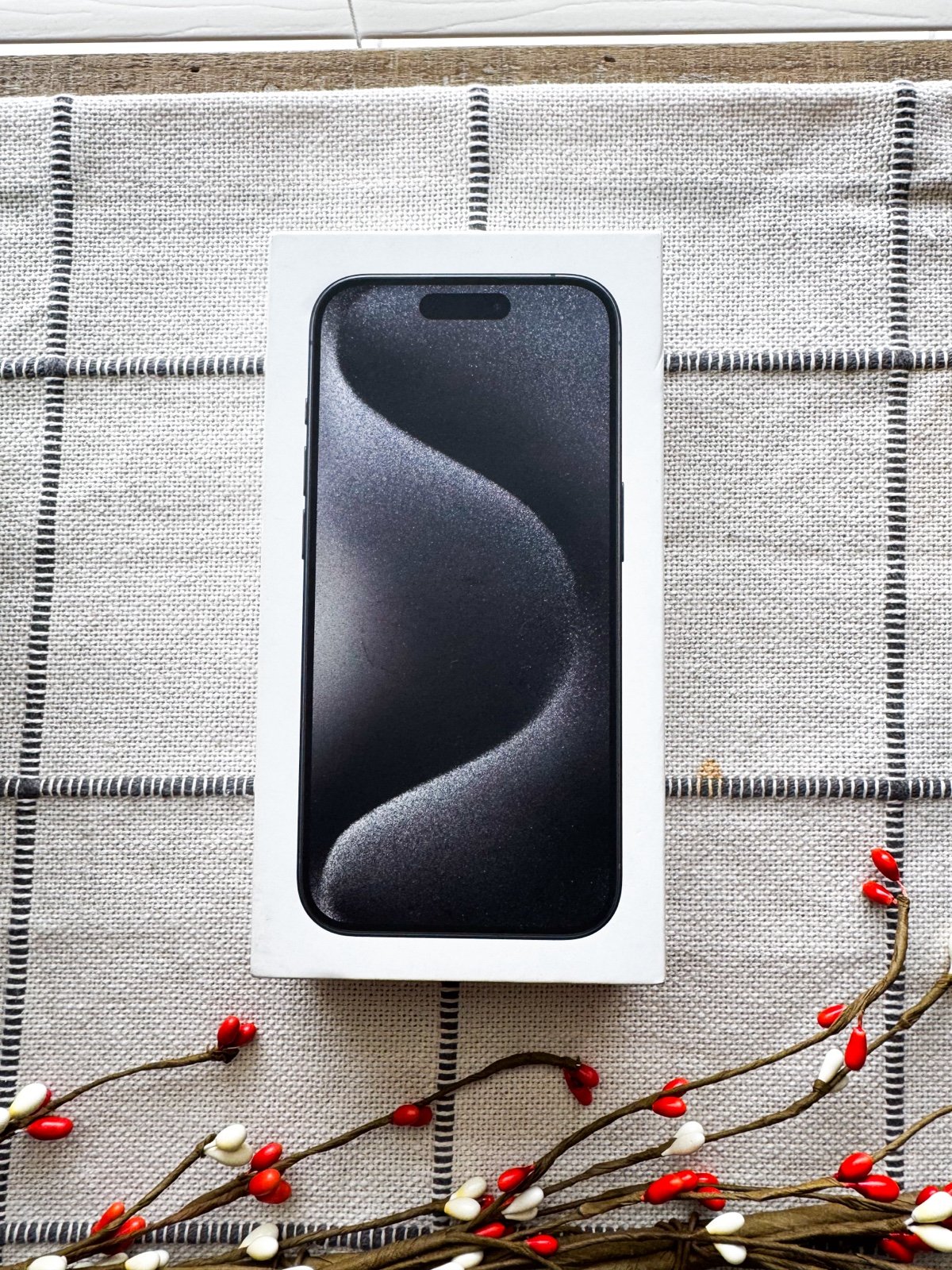 Black Titanium IPhone 15 pro 128gb (unlocked) 7V99