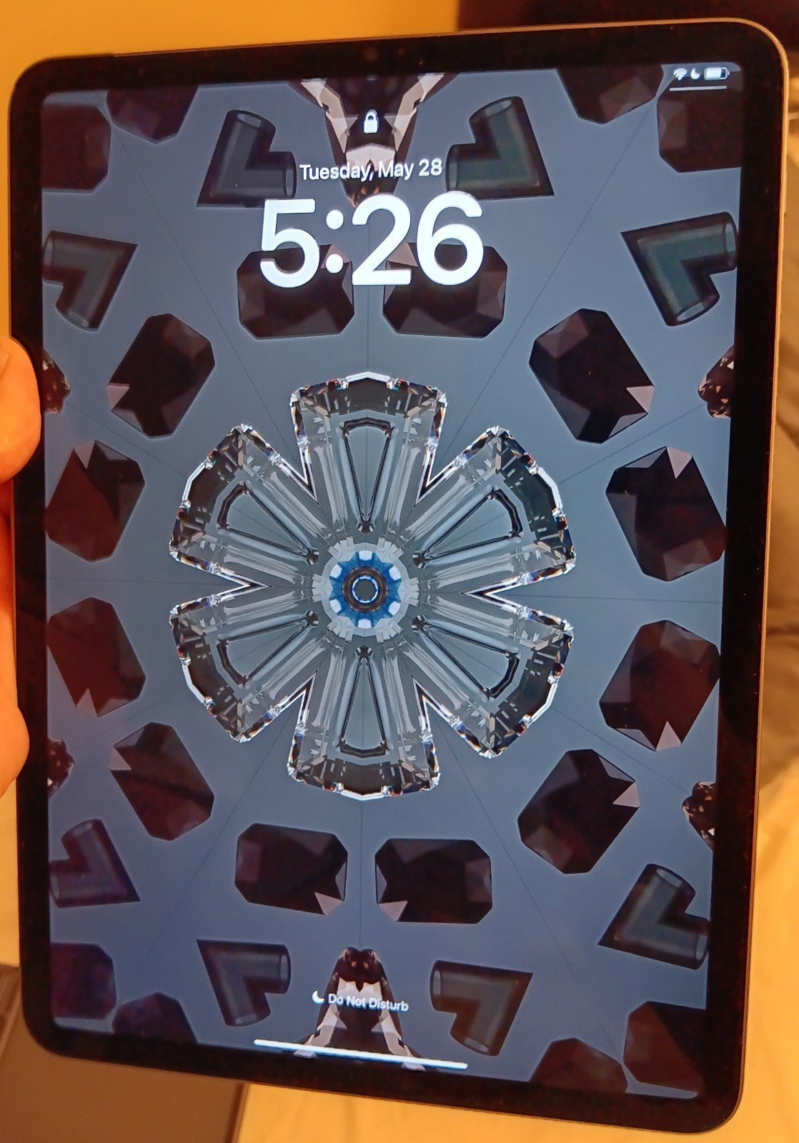 iPad Pro 4th Generation 256 GB w/ case and pencil 1D13