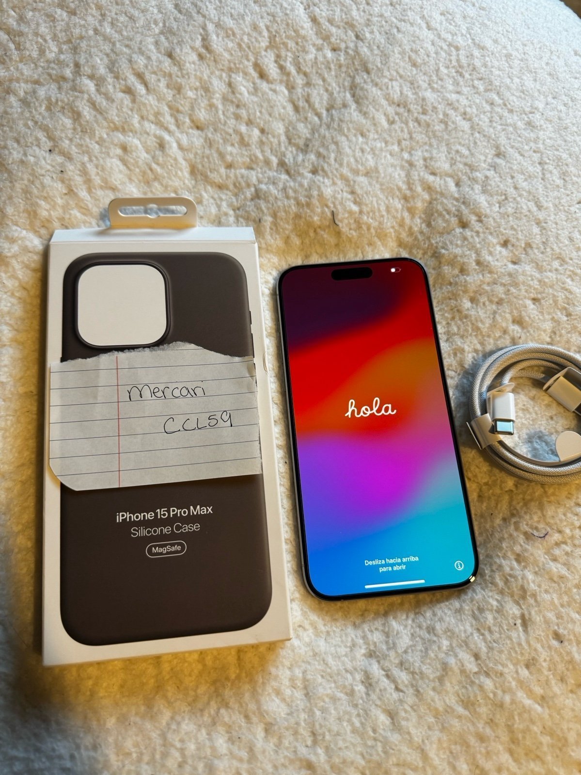 Like new Condition iPhone 15 Pro Max | White Titanium | 256GB | Includes Case 1T75