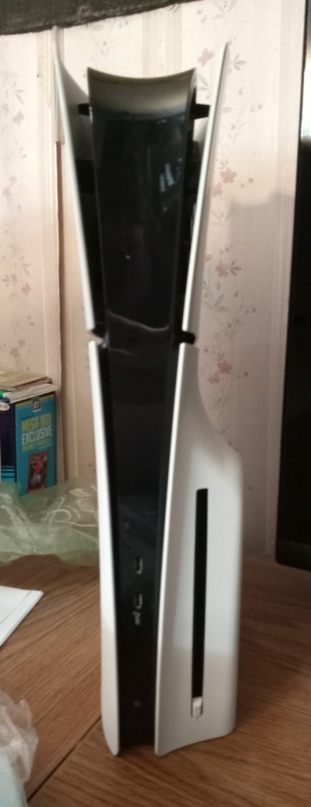 Sony PlayStation 5 Console in White Slim PS5 like new 5R92