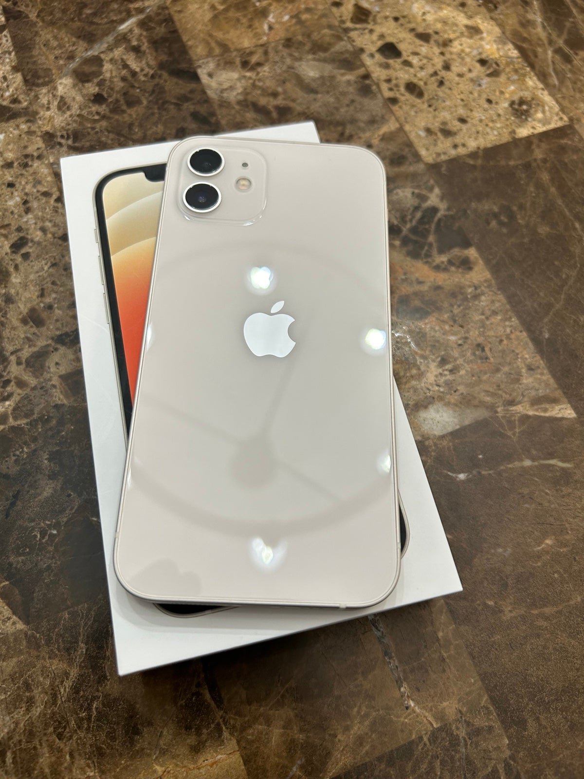 Apple iPhone 12 128 GB in White for Unlocked 9P39