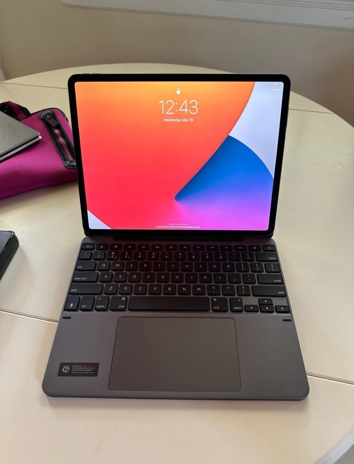iPad Pro 12.9 inch 4th gen 128G + keyboard 8F56