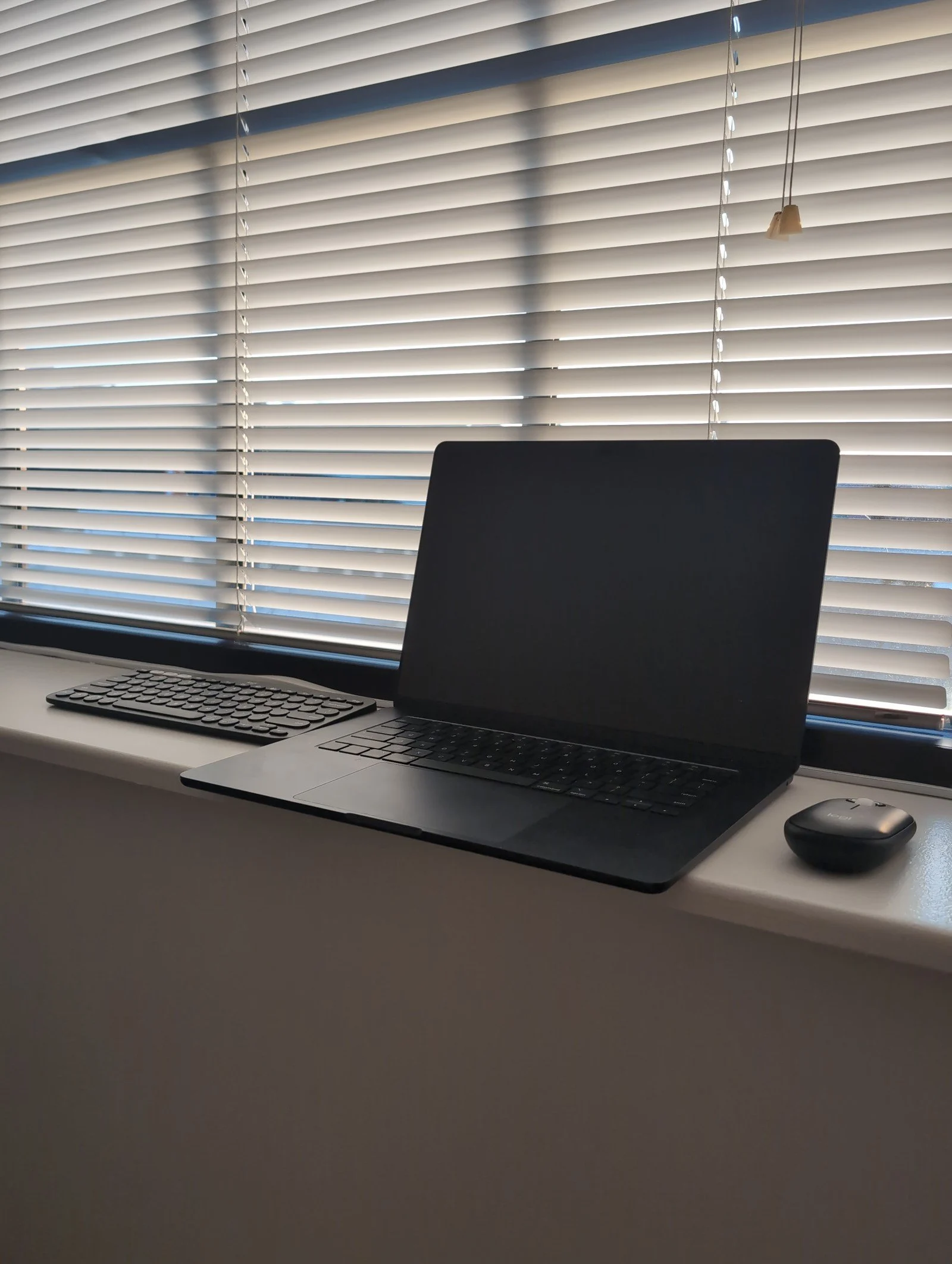 Apple Macbook Air A2941 15in.  M2 3.49 GHz  256GB SSD 5M55