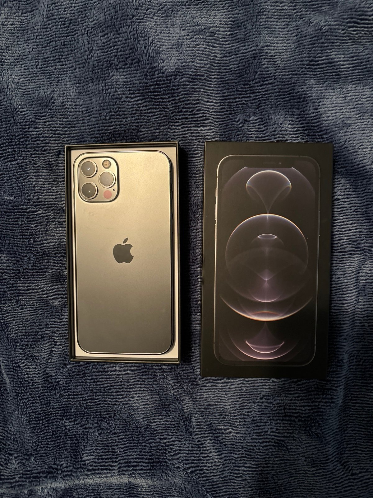 iPhone 12 pro unlocked 128gb 7T32