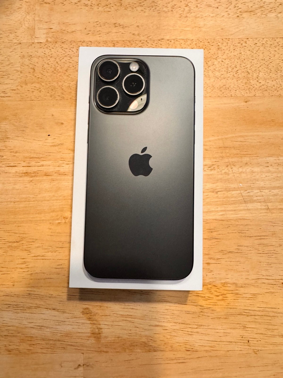 iPhone 15 Pro Max 256GB (unlocked) 1R56