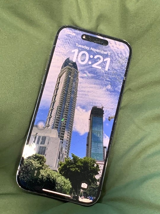 Unlock iPhone 14 Pro max  128 GB 5F12