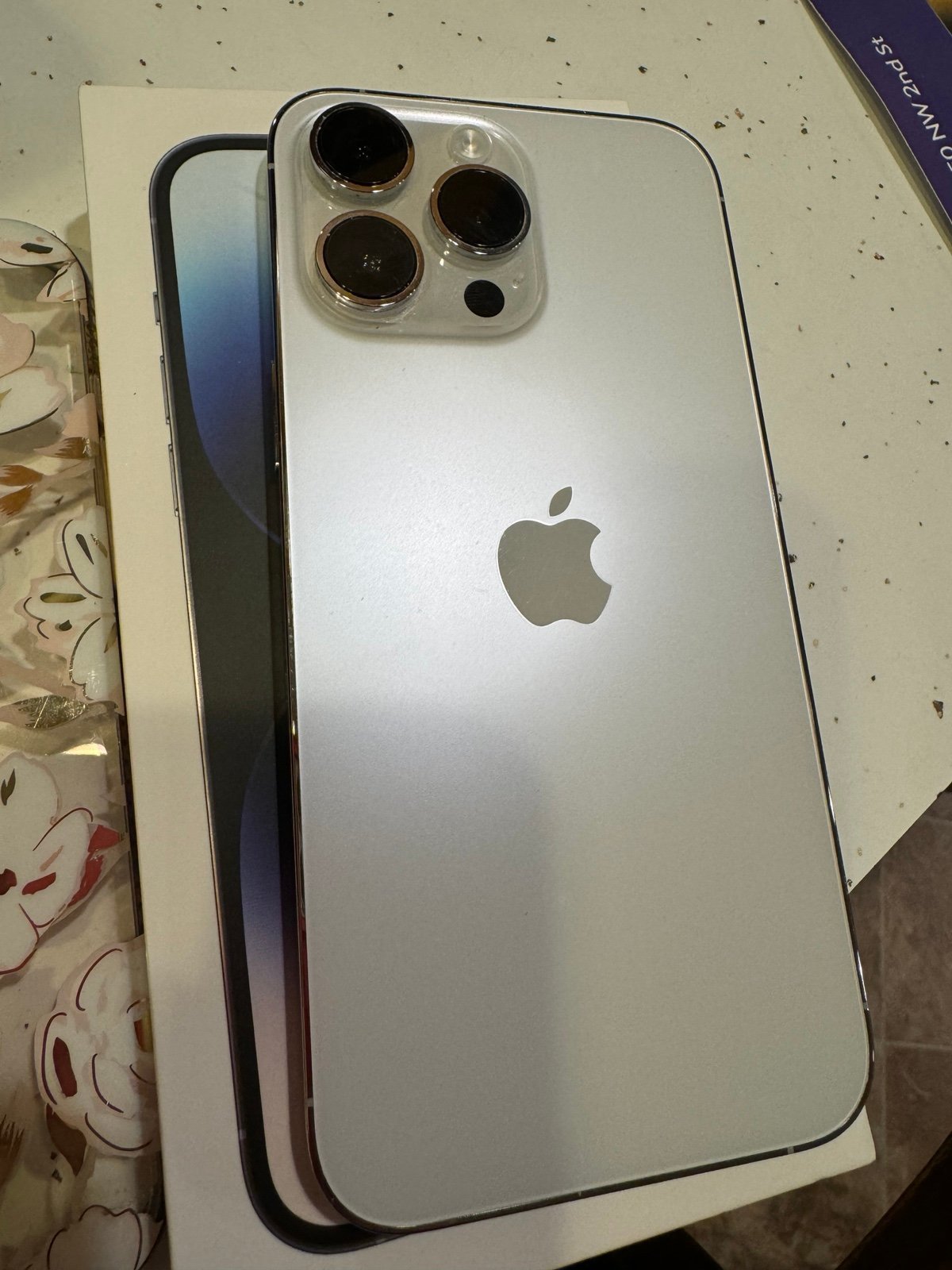 iPhone 14 Pro Max AT&T 9J17