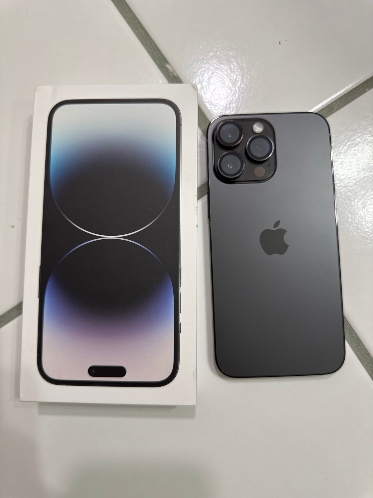 Apple iPhone 14 Pro Max 256 GB unlocked 2V33