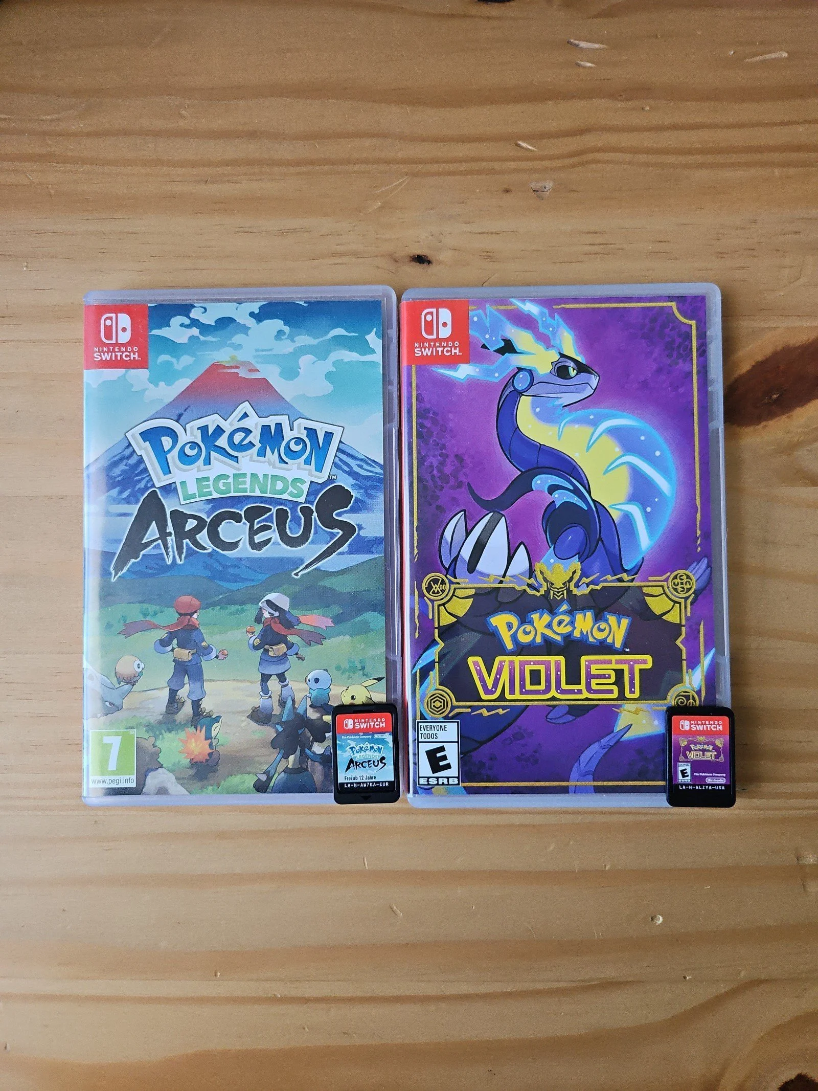 Nintendo Switch OLED + 2 Pokemon Games 3W88