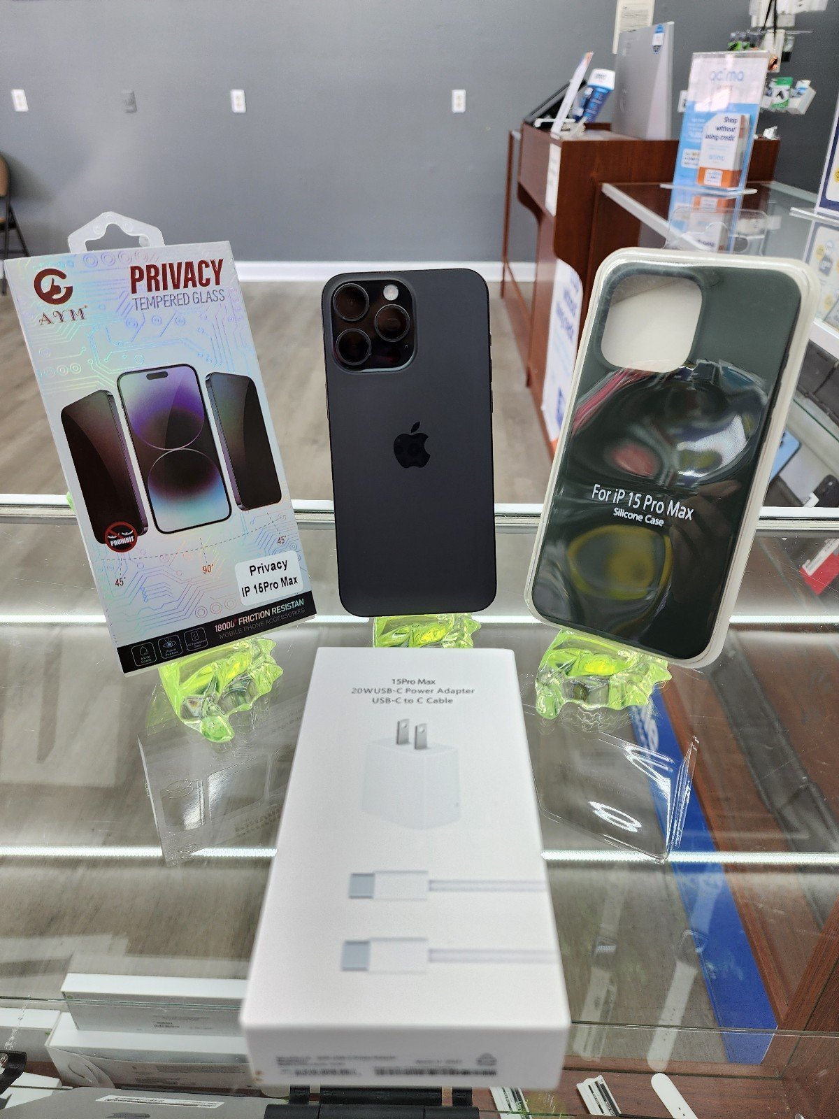 iPhone 15 Pro Max 256GB Black Titanium Unlocked Includes: Case+Protector+Charger 7B88