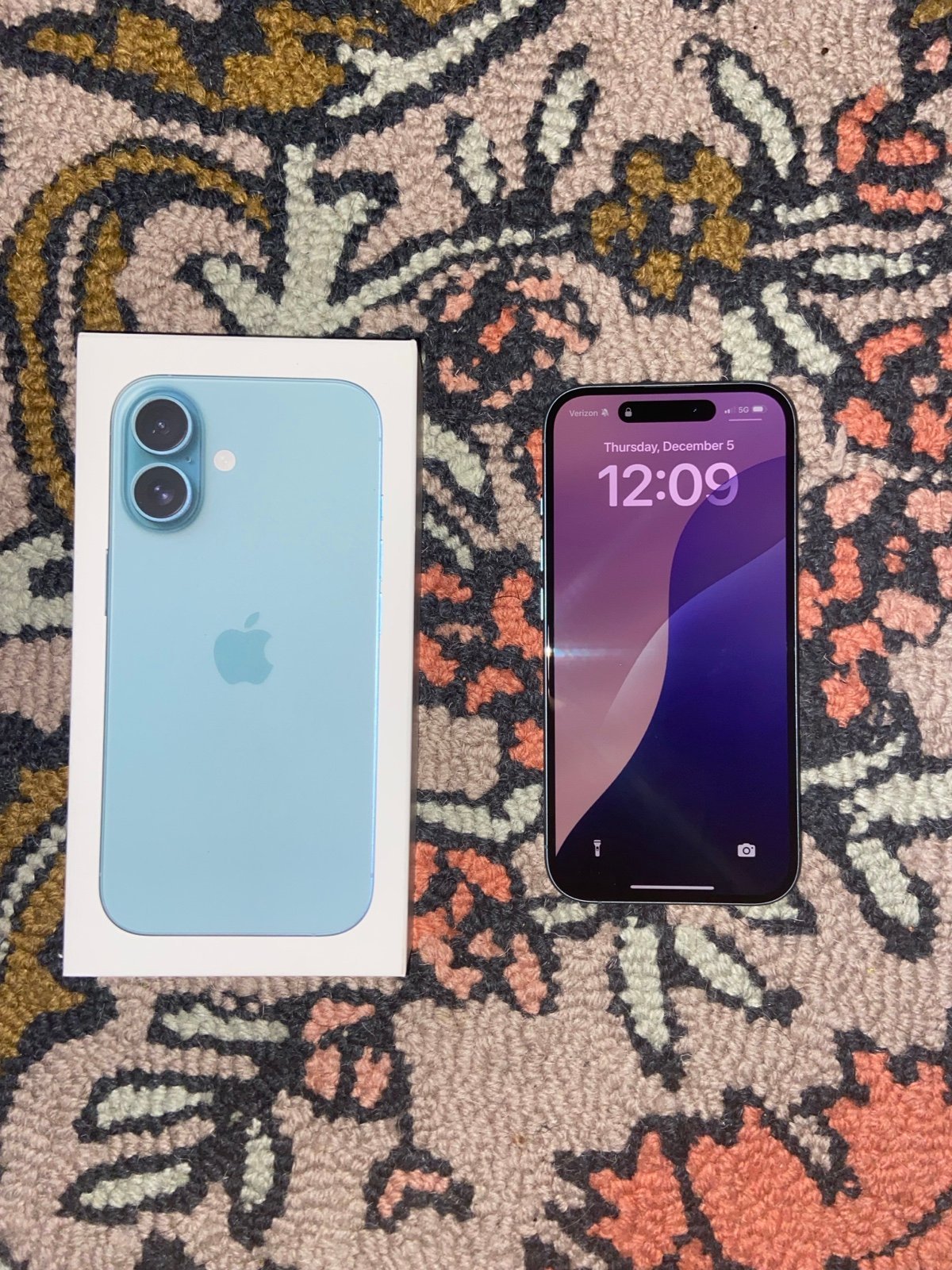 iPhone 16 128gb VERIZON 2C26