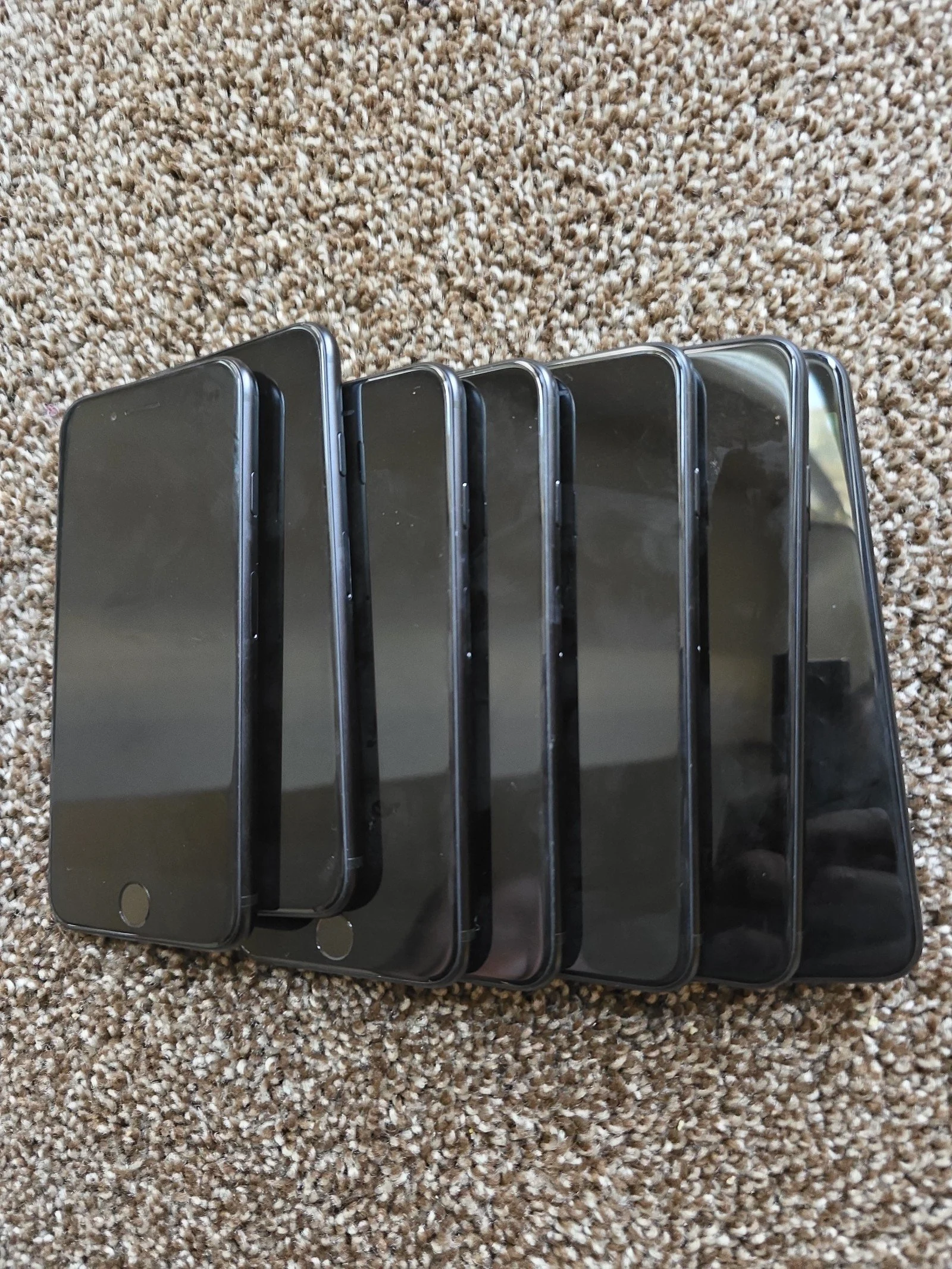 Lot of 7 iphone SE 2 Unlocked for any Carrier by