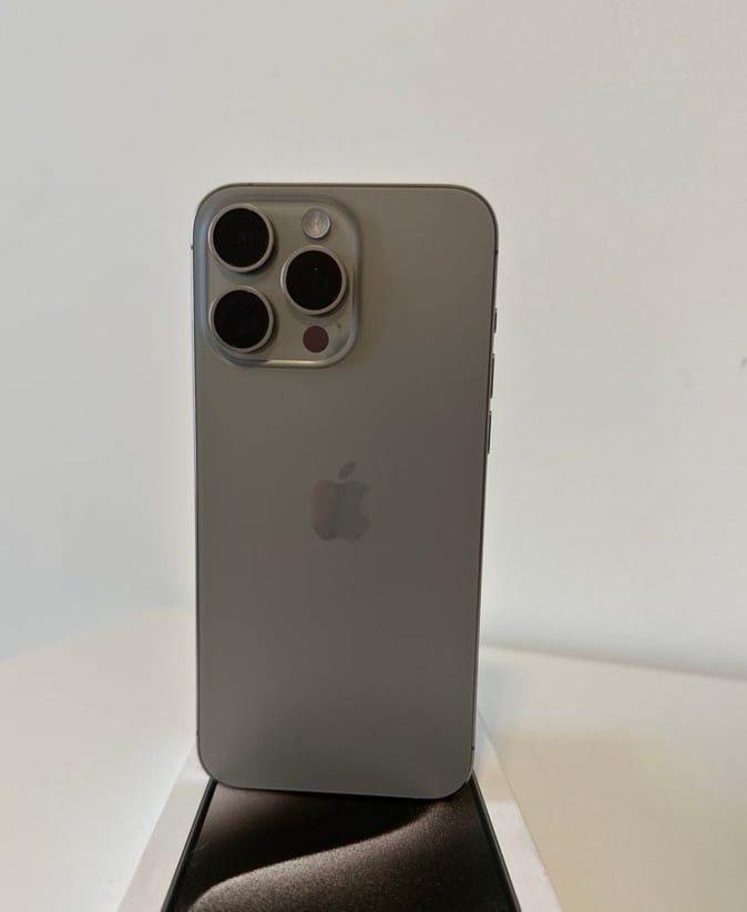 iPhone 15 Pro Max (T-Mobile) and MagSafe Case 2W78