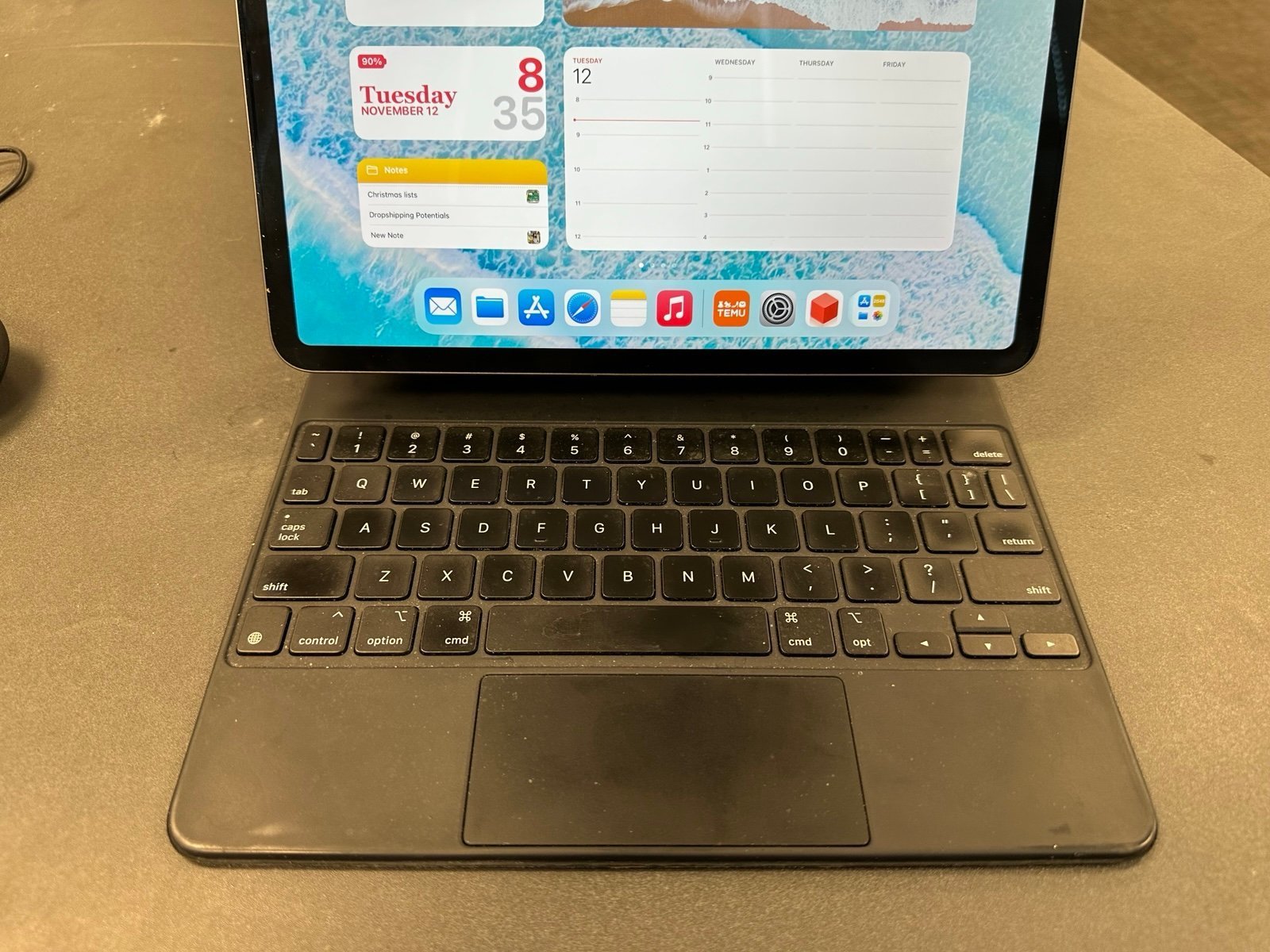 iPad Pro (A1980) with Magic Keyboard Case and Apple Pencil 2 6Q68