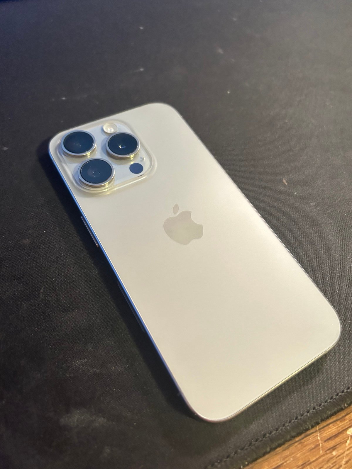 iPhone 15 pro sim locked (100% battery health ) 6S69