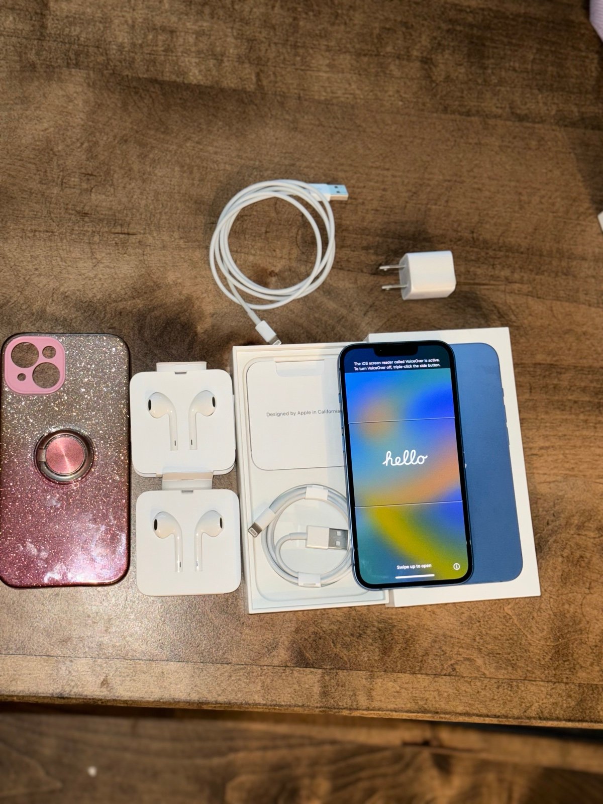 UNLOCKED IPhone 13 128 with extras GB in Blue 8N16