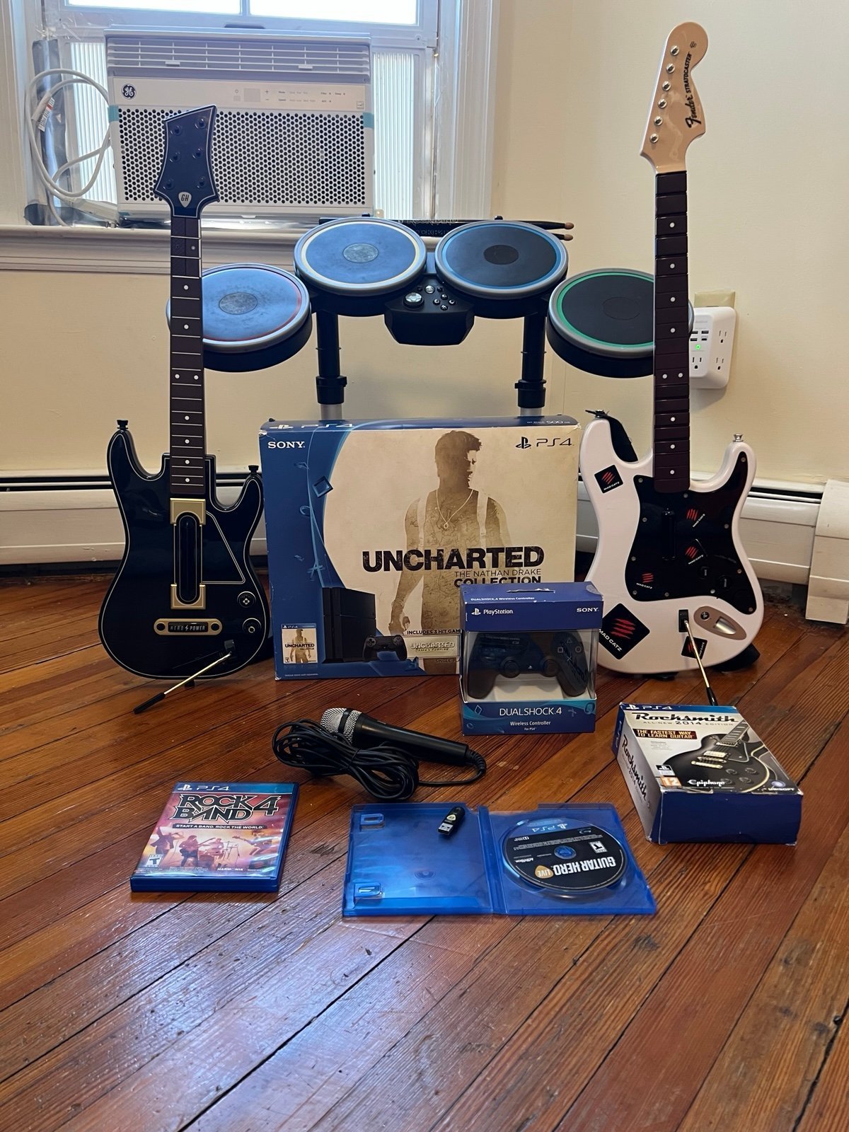 Rock Band 4 PS4 Wireless Bundle fender Guitar Drums Mic Console  PS5 PlayStation 7V37