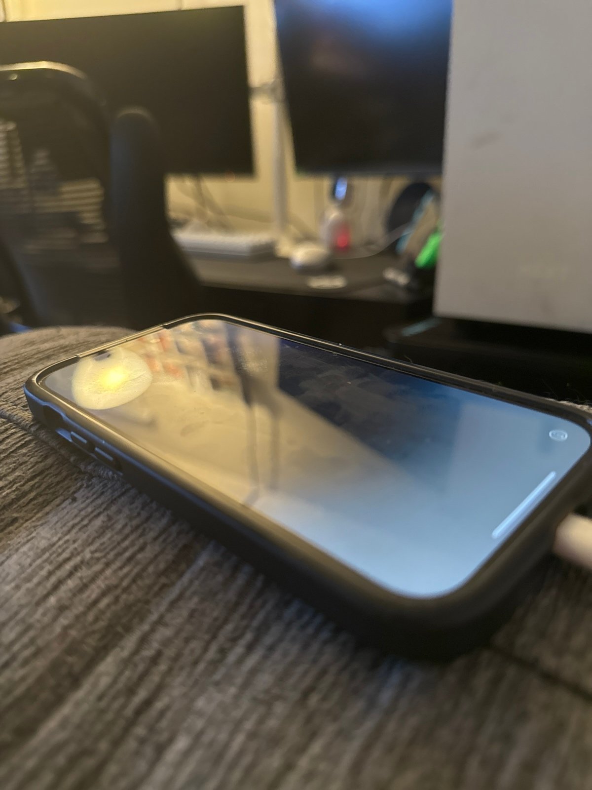 Apple iPhone 14 Pro 8E17