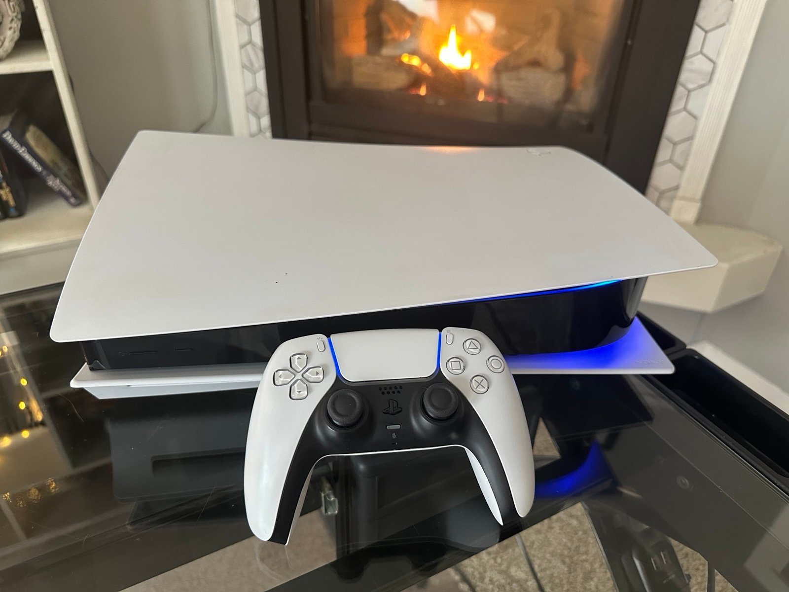 Ps5 Console (PlayStation 5 Console) and controller 7X68